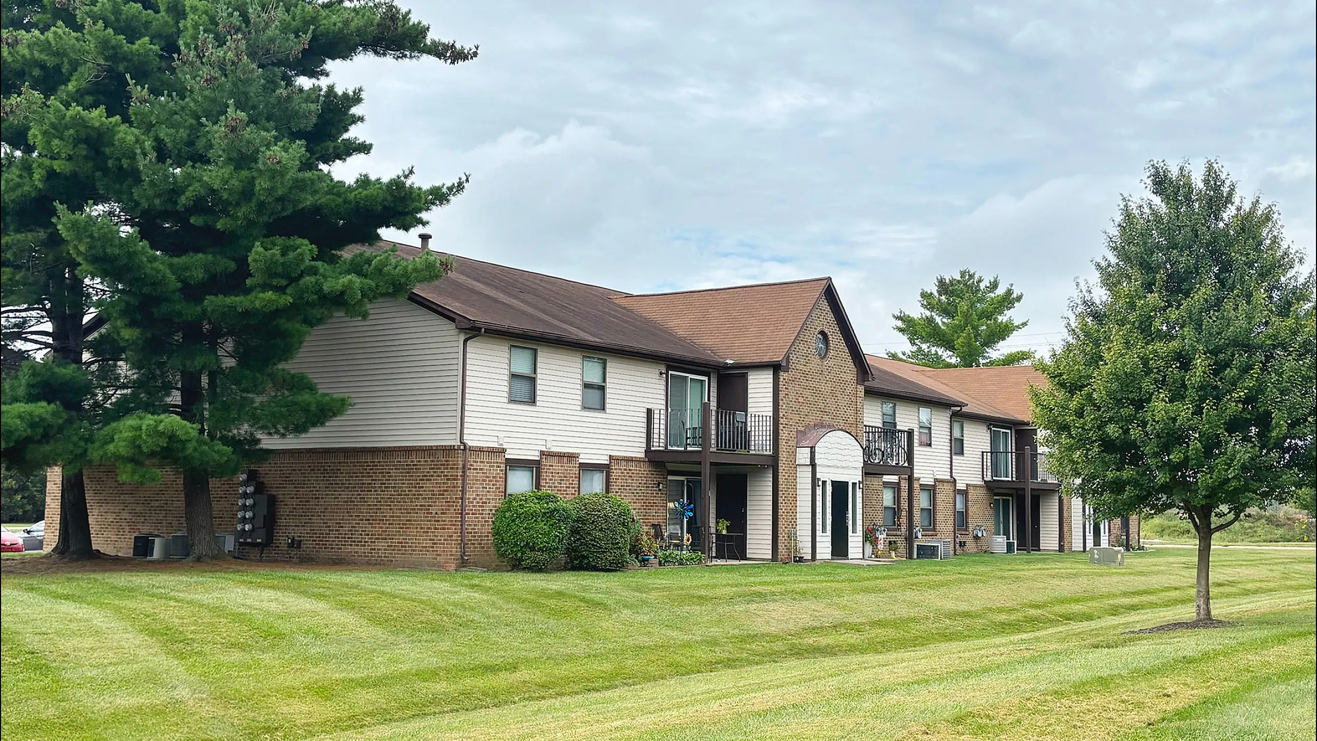 Westbrook - Apartment Exterior