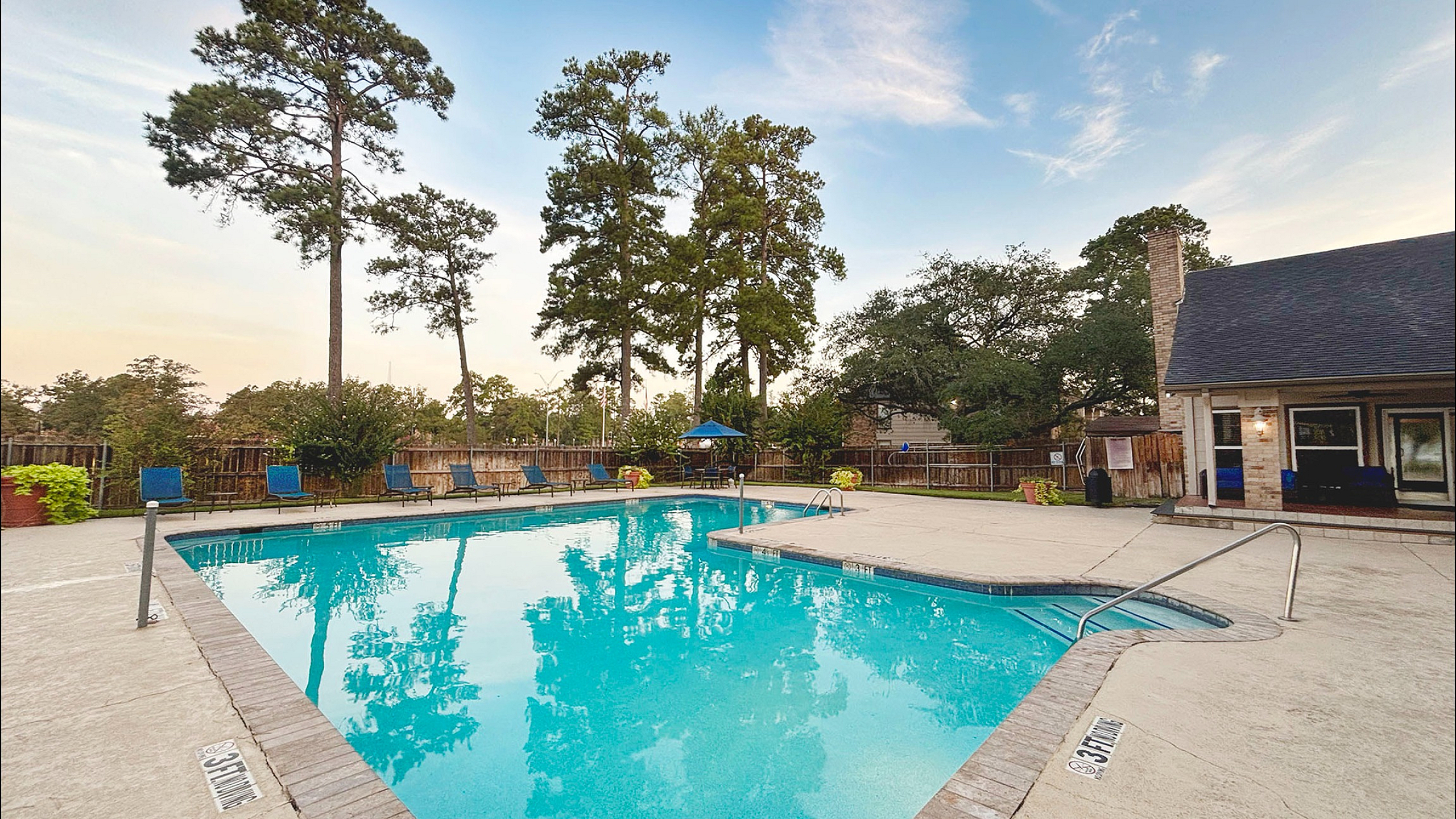 Deer Wood - Outdoor Pool