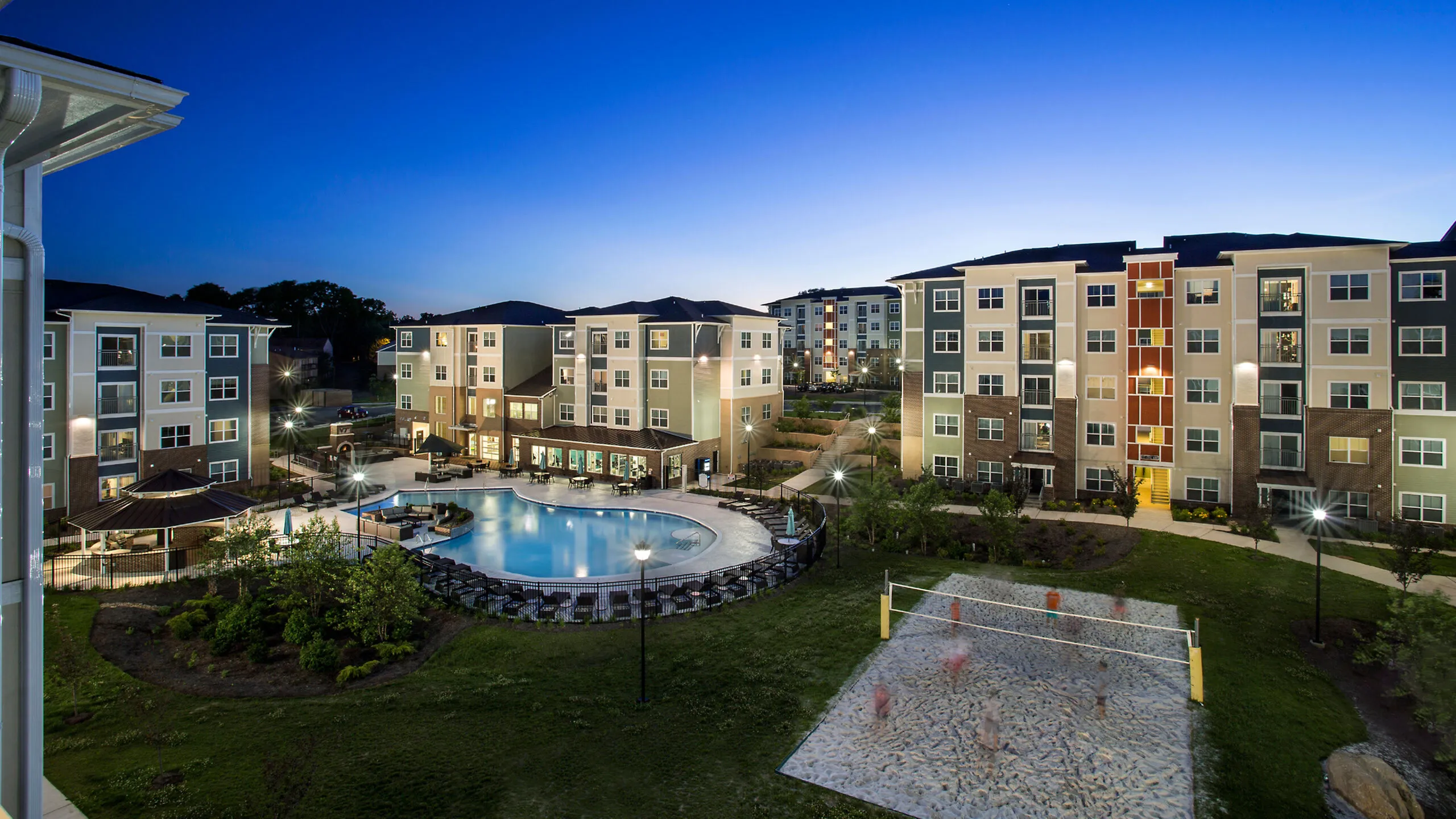 edge courtyard