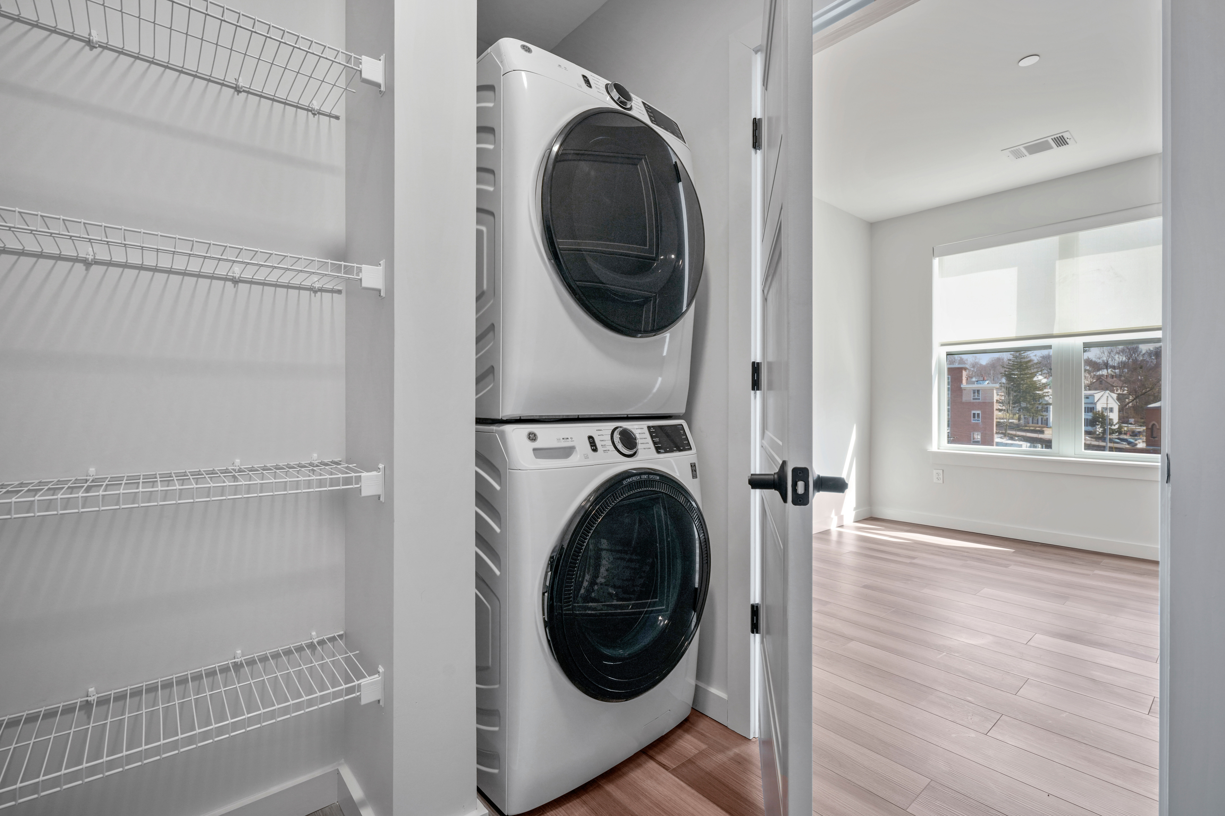 Full Size Washer/Dryer