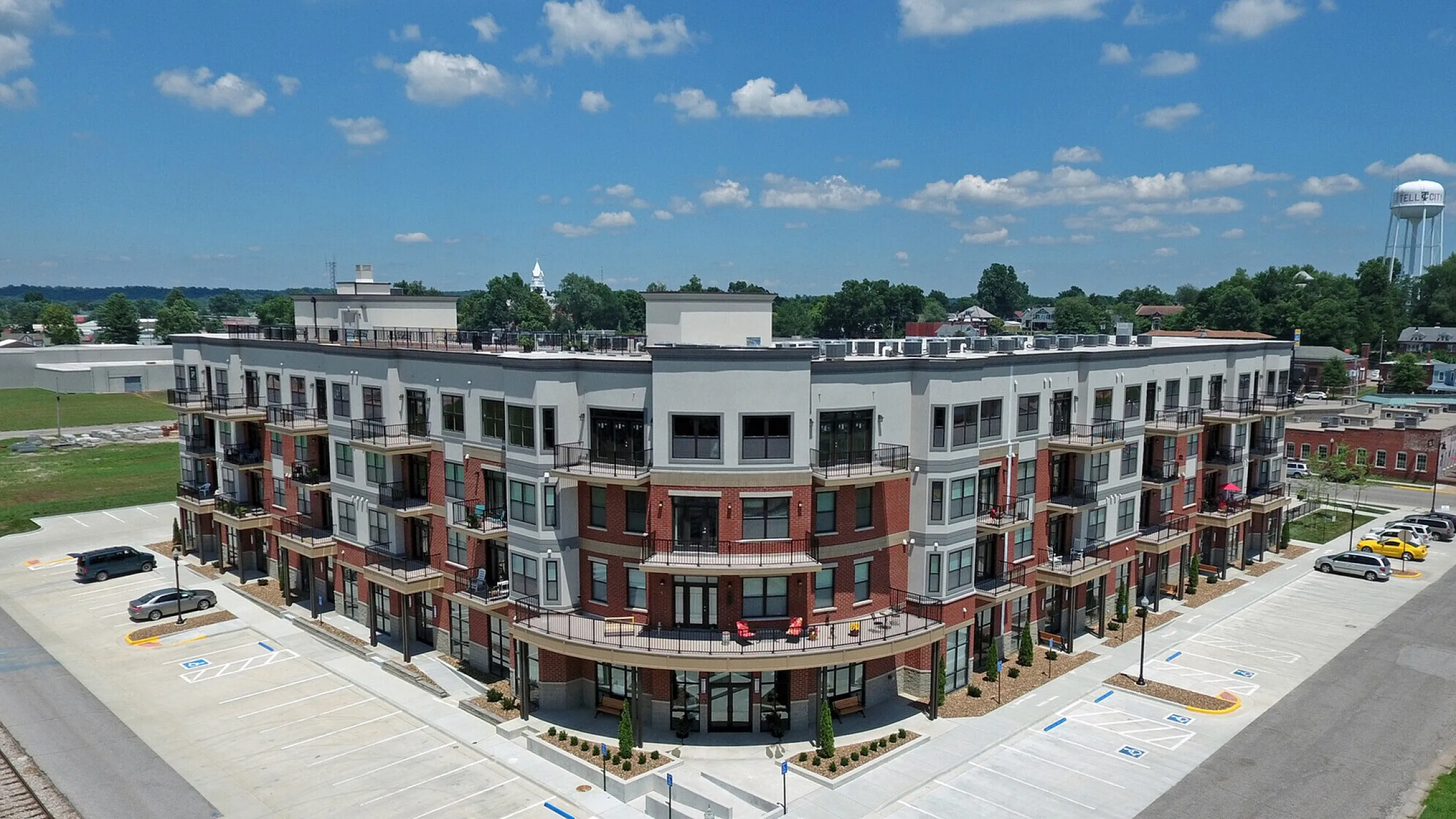https://liveatriverpointe.com/ - Modern Apartment Exterior
