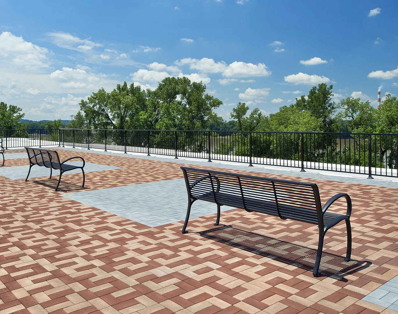 https://liveatriverpointe.com/ - Spacious Rooftop Terrace