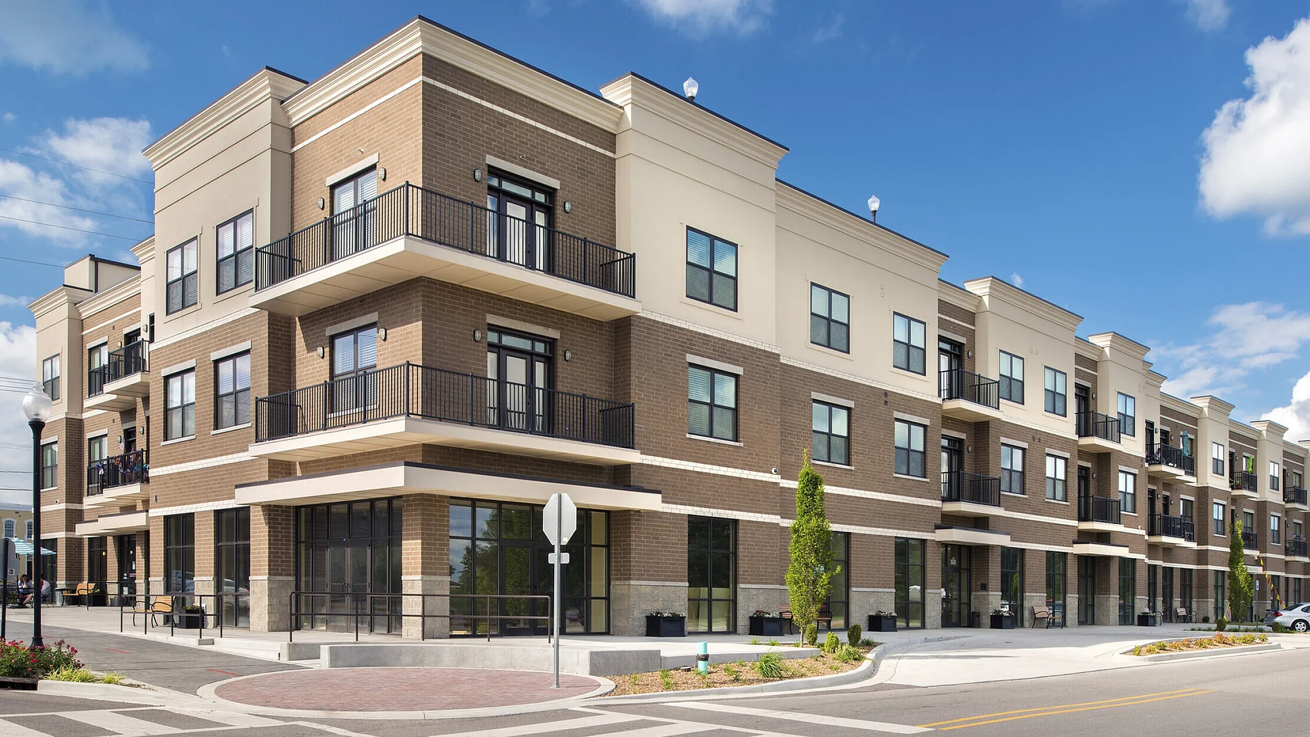 http://www.thelandingseniorapts.com - Modern Apartment Exterior