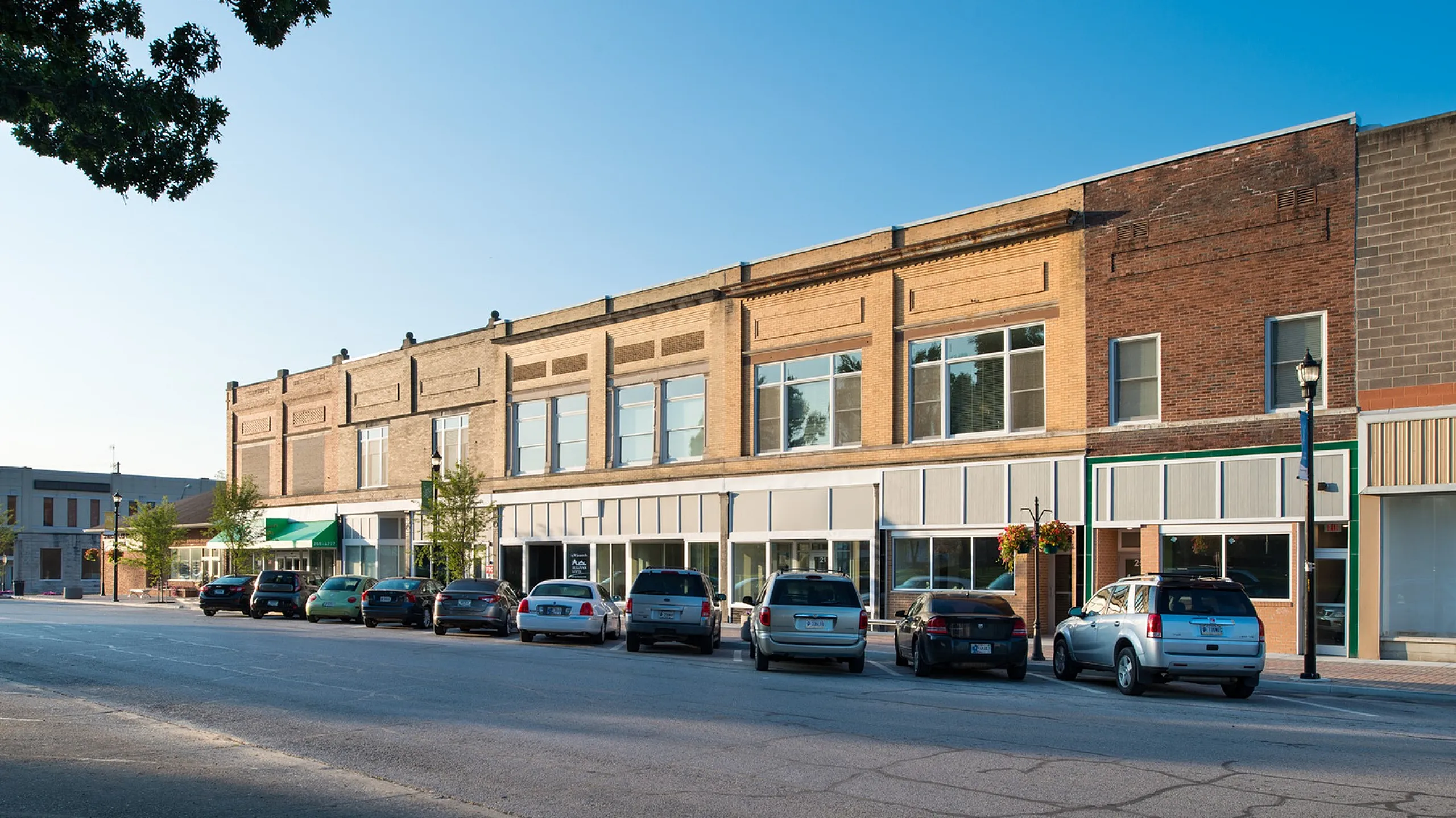 https://historicsullivanlofts.com/ - Street View Facade