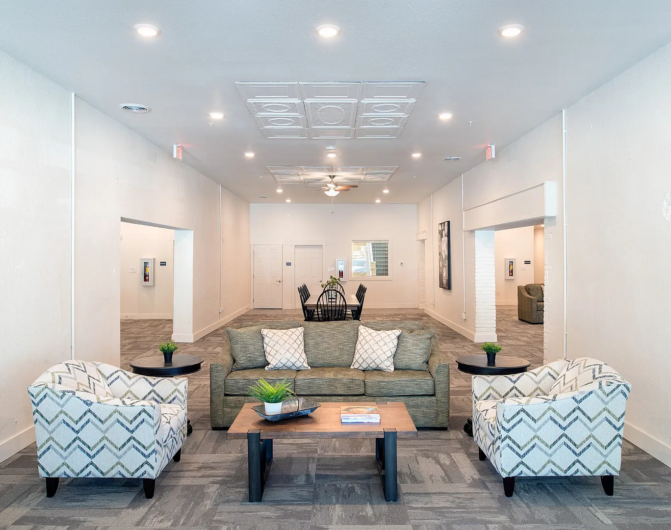 https://historicsullivanlofts.com/ - Cozy Lounge Area
