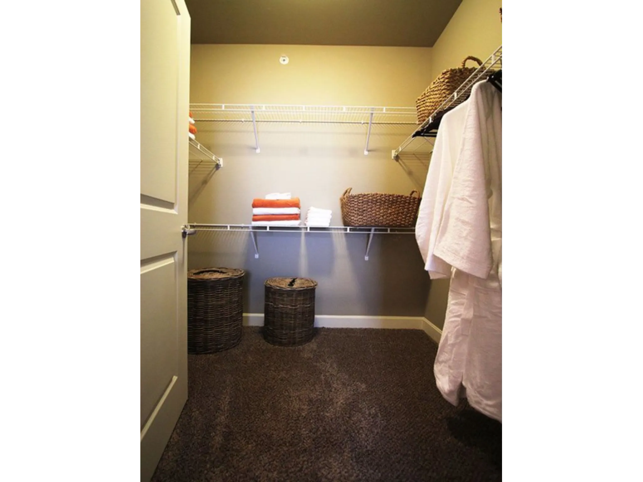 walk in closet