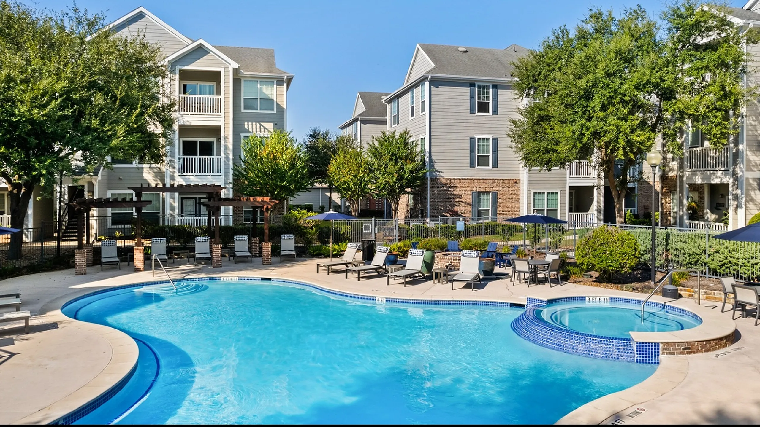 The Pointe at Victoria - Pool Area