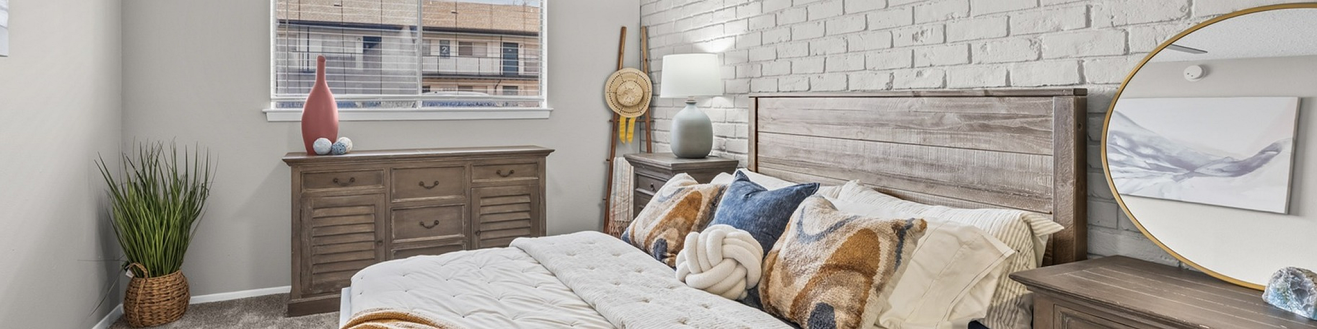 Solana - Cozy Bedroom