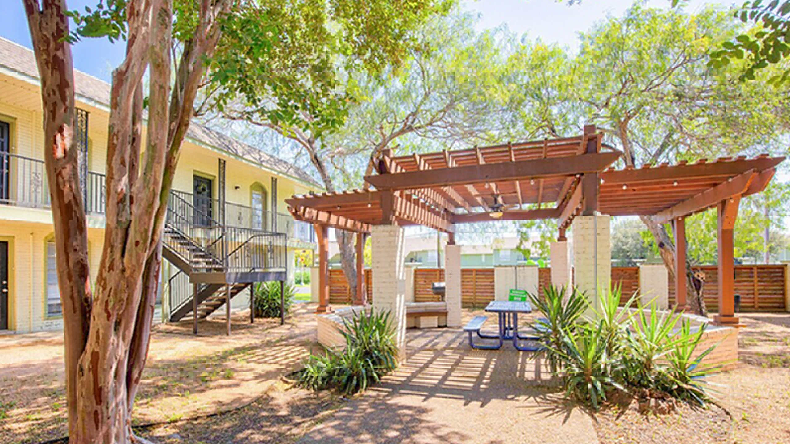 The Palm on SPID - Outdoor Pergola