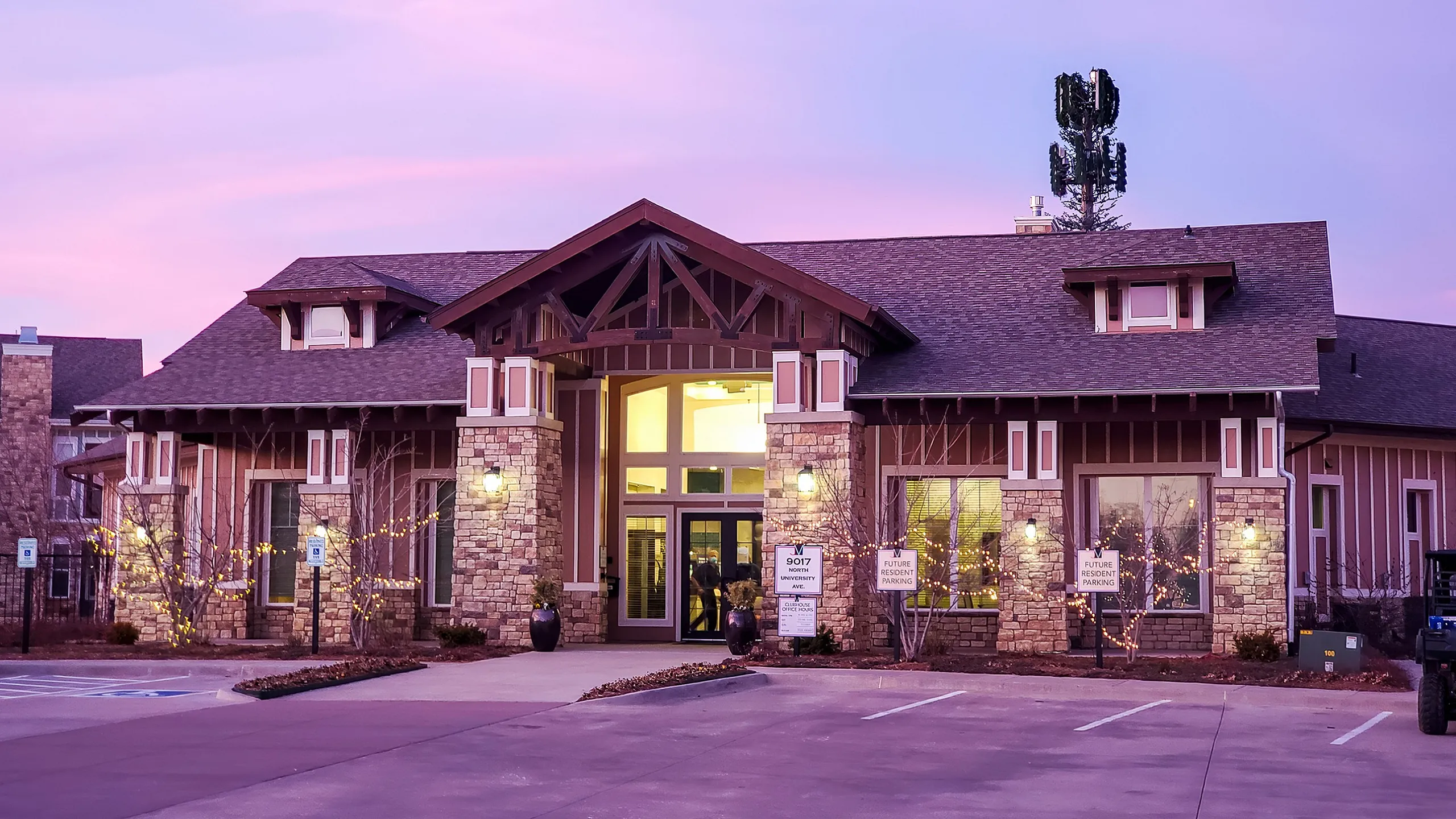 Leasing Office Exterior