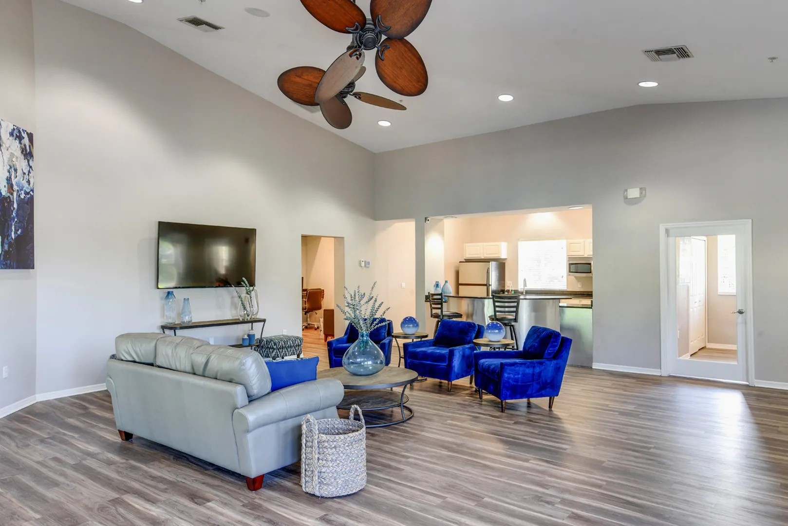 Clubhouse with Wi-Fi, coffee bar, and game center