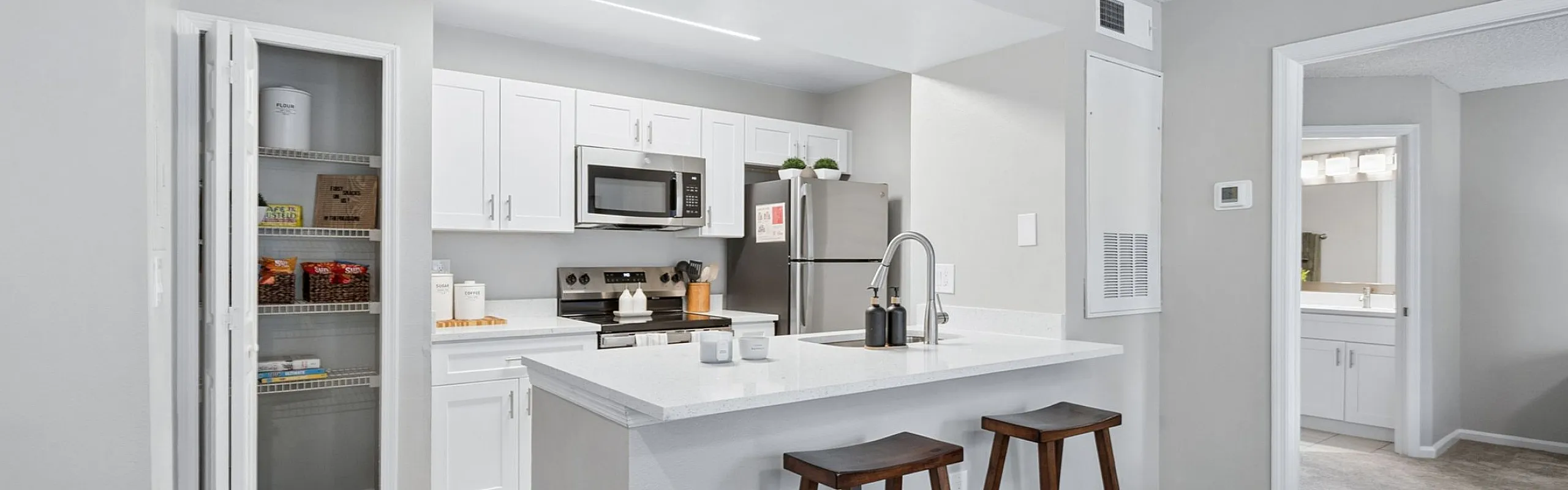 The Polos - Modern Kitchen