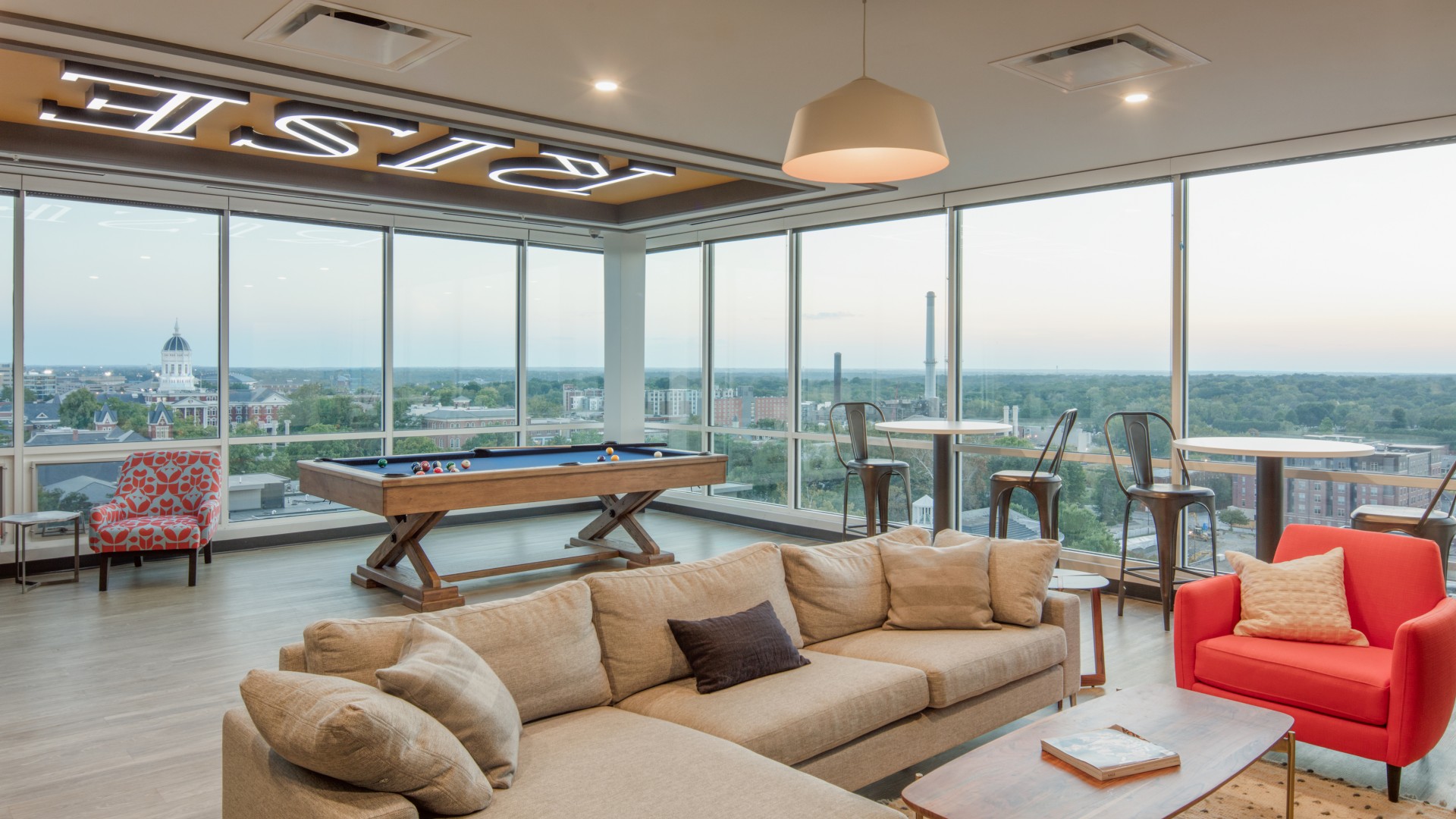 Elegant Living Room | Apartments Columbia Mo | Rise on 9th