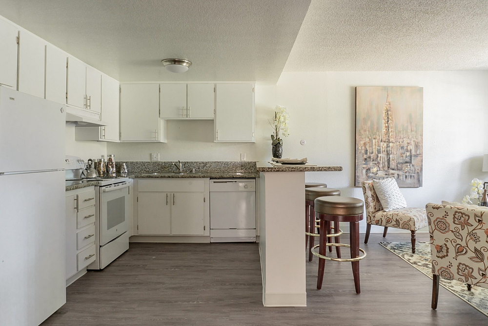 Cottages on 5th (NEW) - Open Kitchen Area