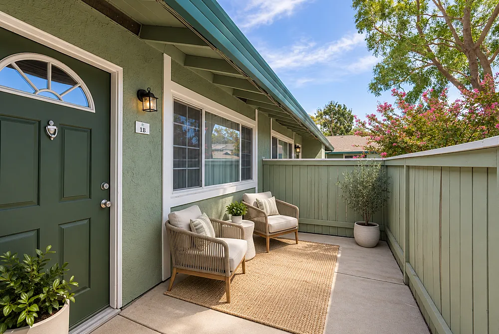 Cottages on 5th - Cozy Patio