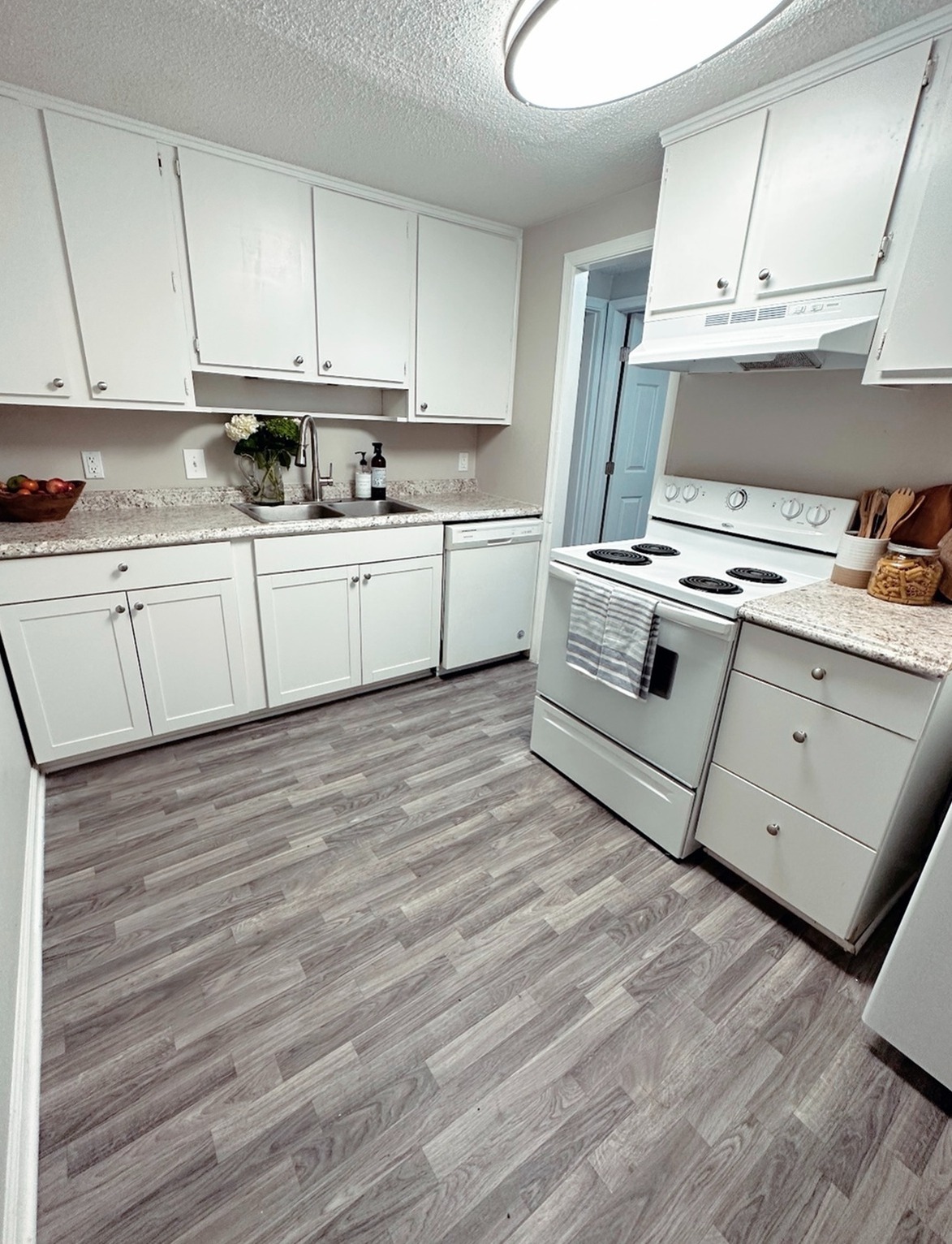 View Photos Westmoore Apartments