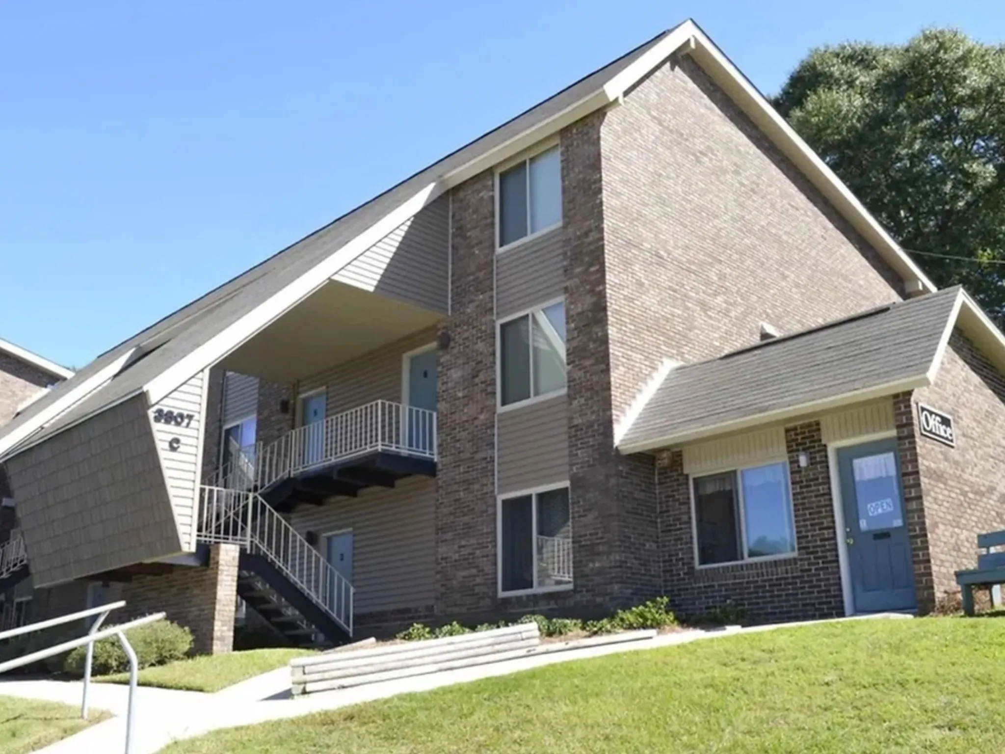 1 3 Bed Apartments Check Availability Pembrook Apartments