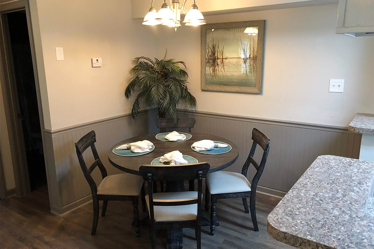 View Photos Petersburg Square Apartments