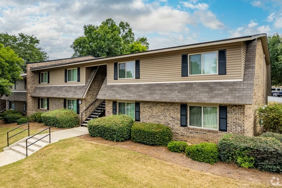 View Photos Huckleberry Hill Apartments