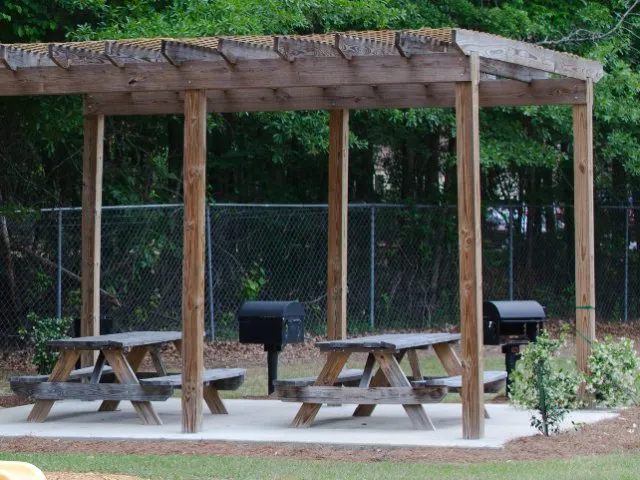 Image of Community Grilling Area for Hunters Run Apartments
