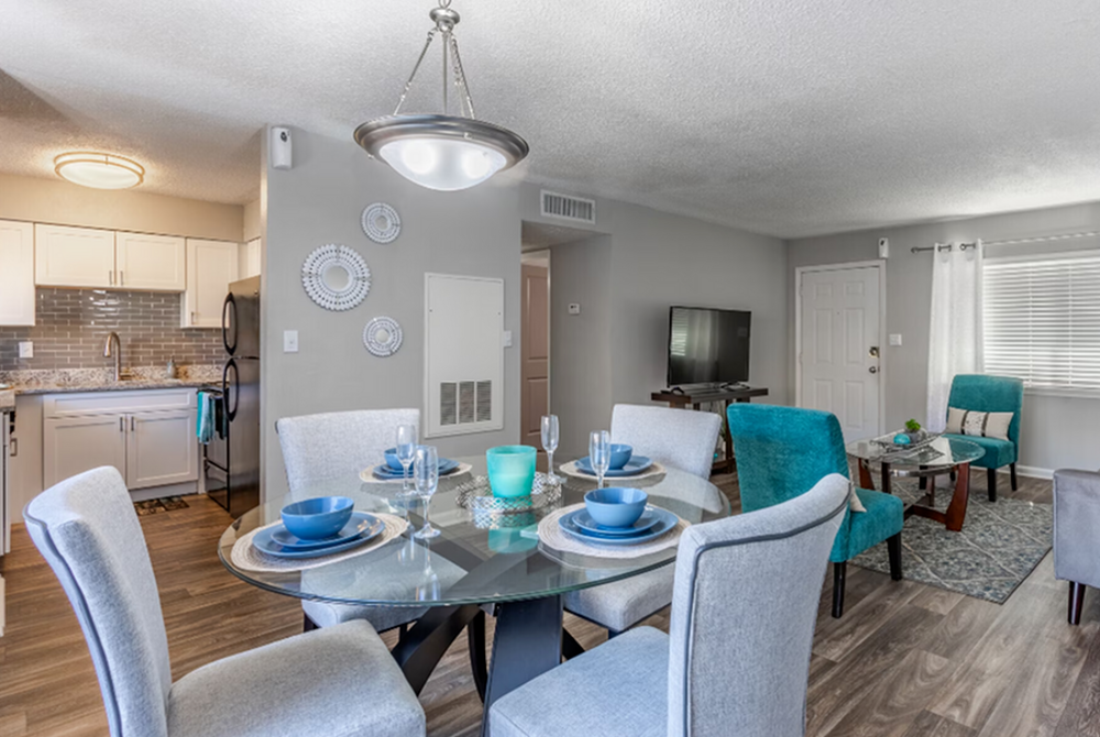 Living ad kitchen