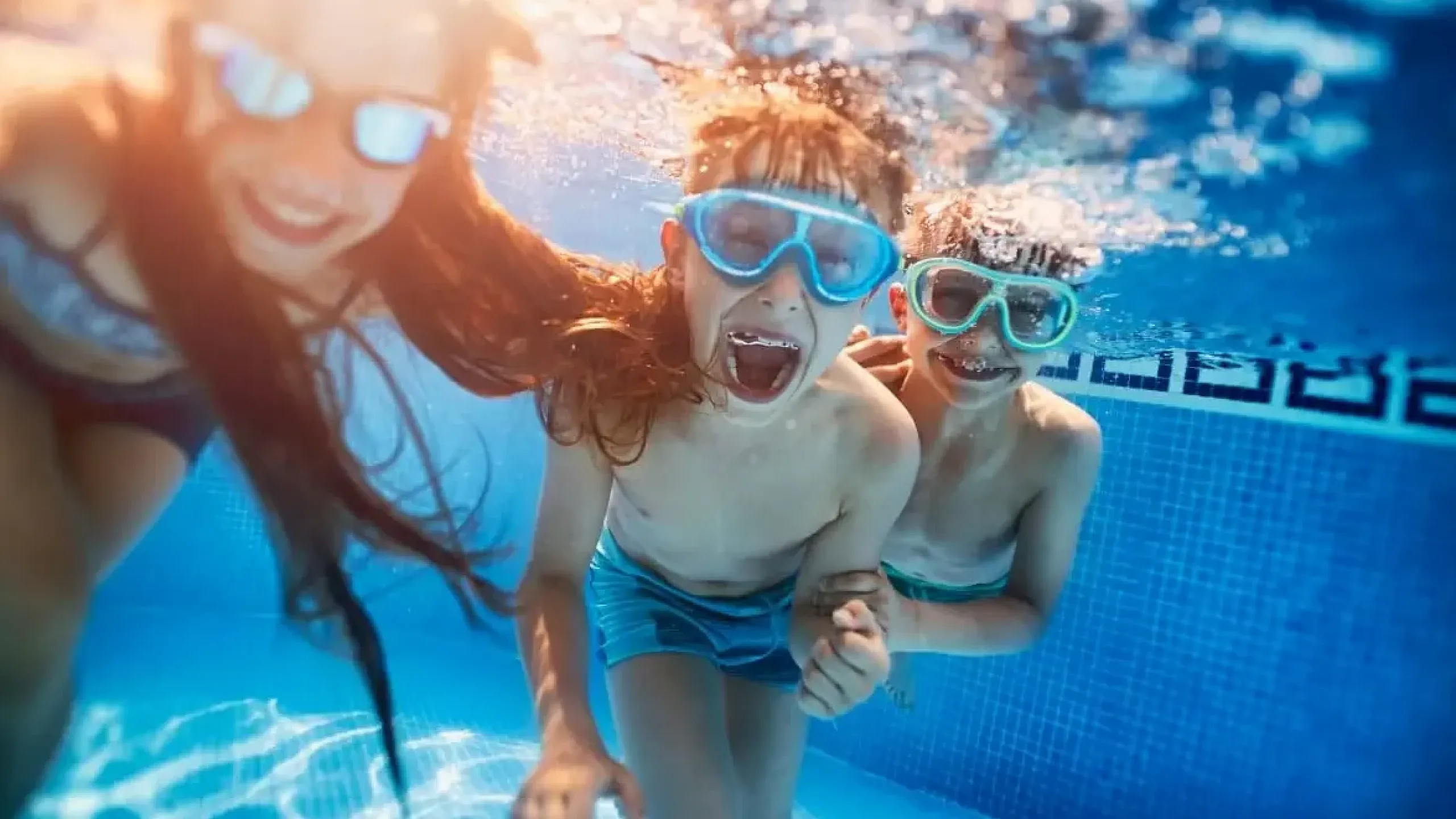 kids in pool playing