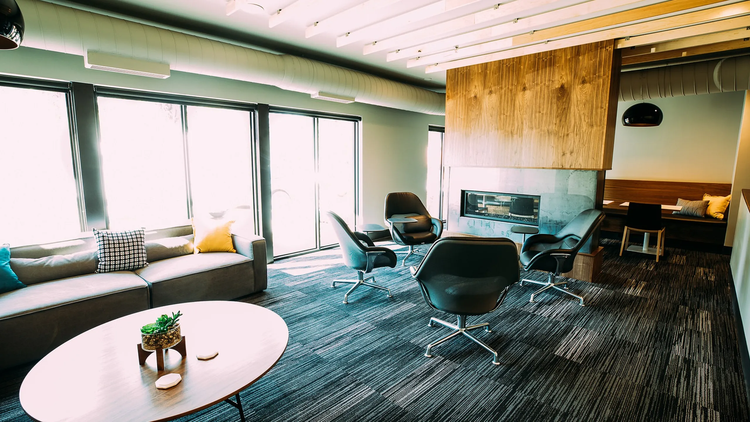 ZAG Fireplace Lounge