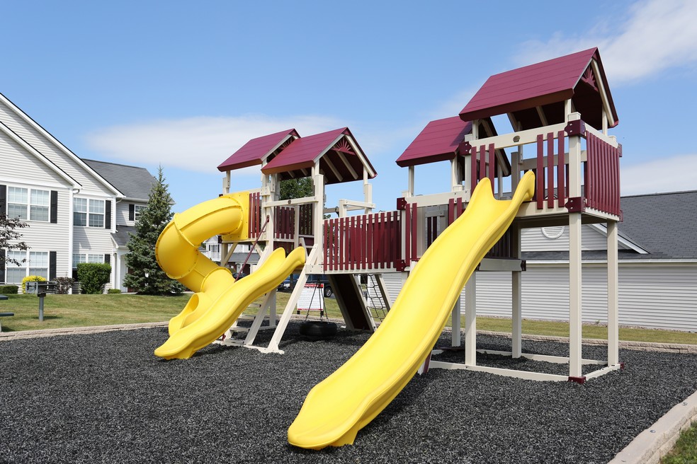 Playground Etiquette at Autumn Creek Apartments-image