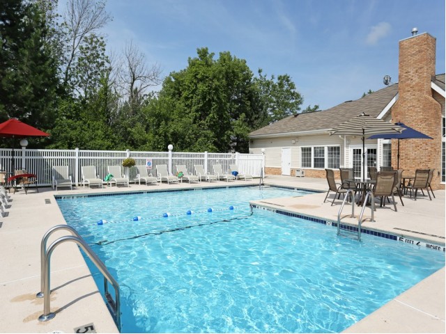 Williamsville NY apartments | heated swimming pool