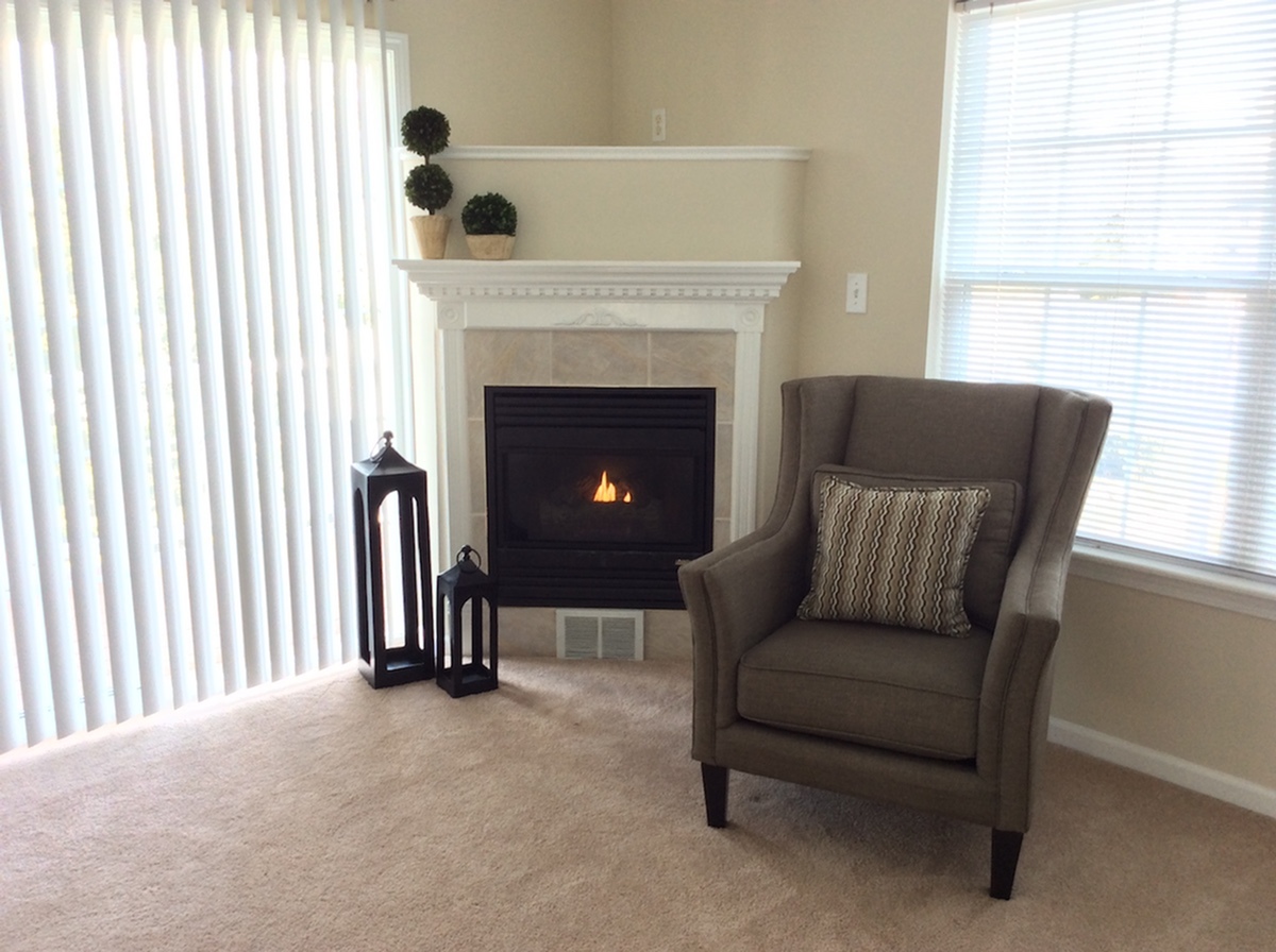 Apartment with Cozy Fireplace | East Amherst NY Apartment Homes | Autumn Creek Apartments