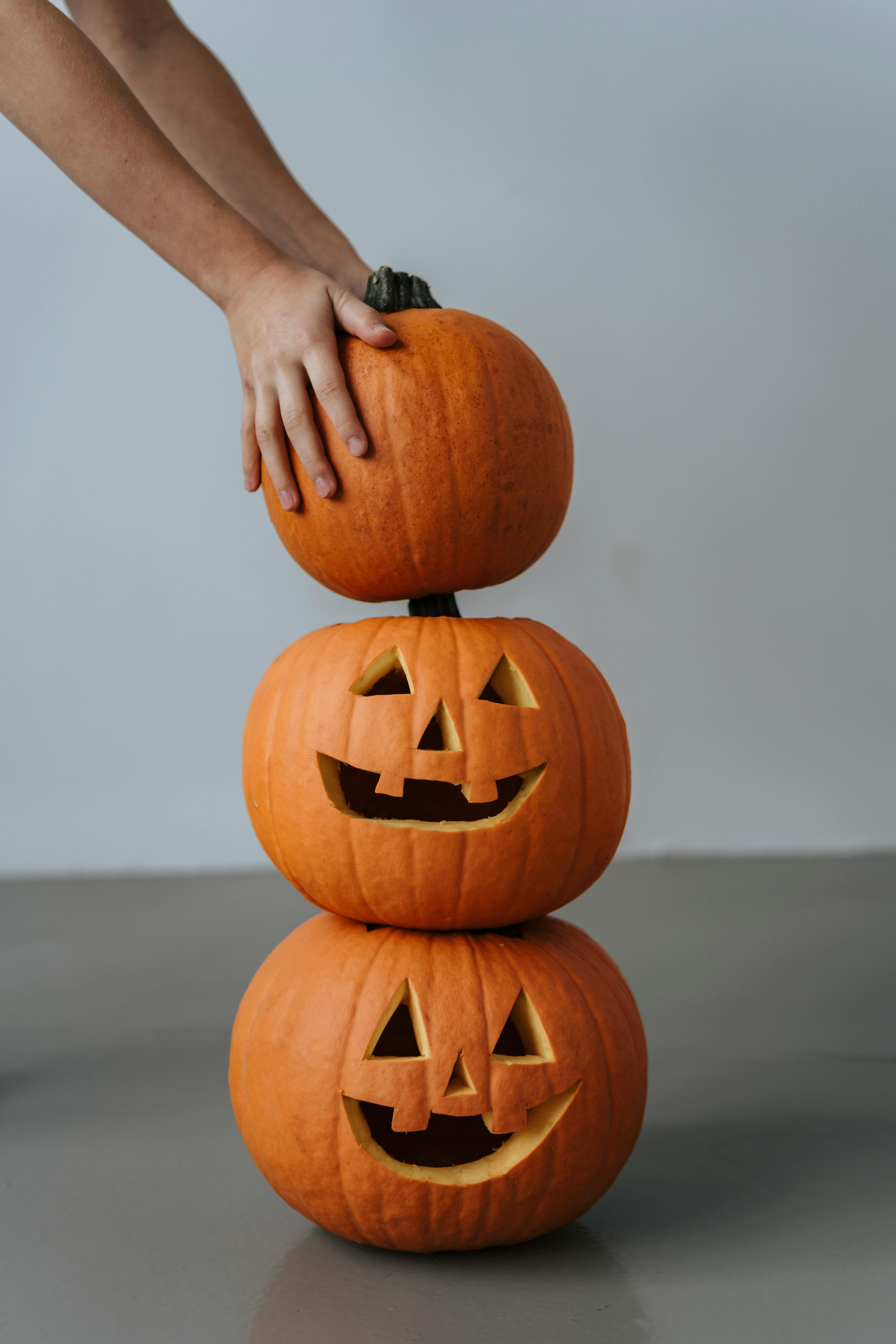Halloween Decorating Tips for Carrington Apartments in Kearns UT-image