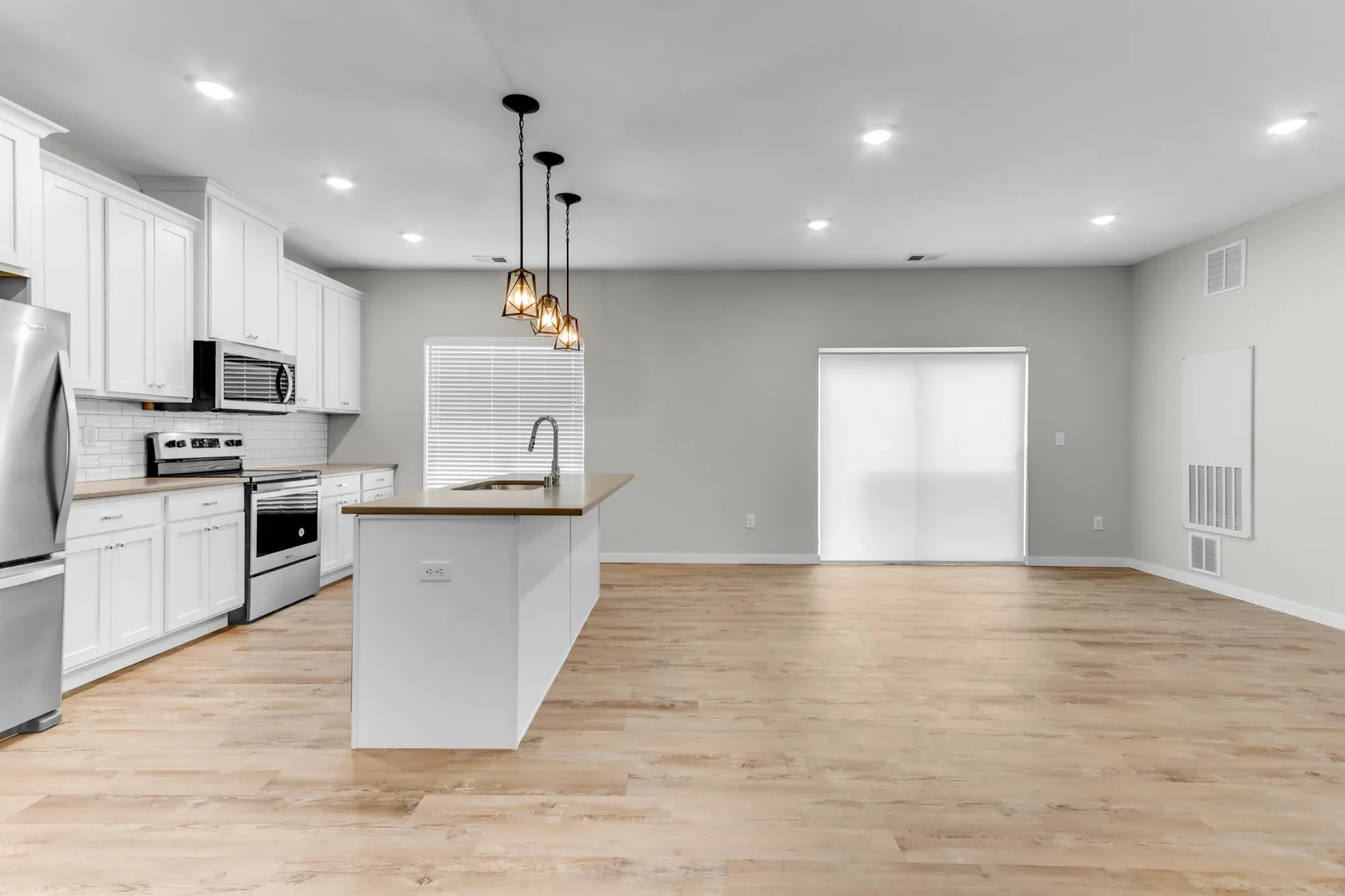 APT | 1BED1.5BATH -D Floor Plan