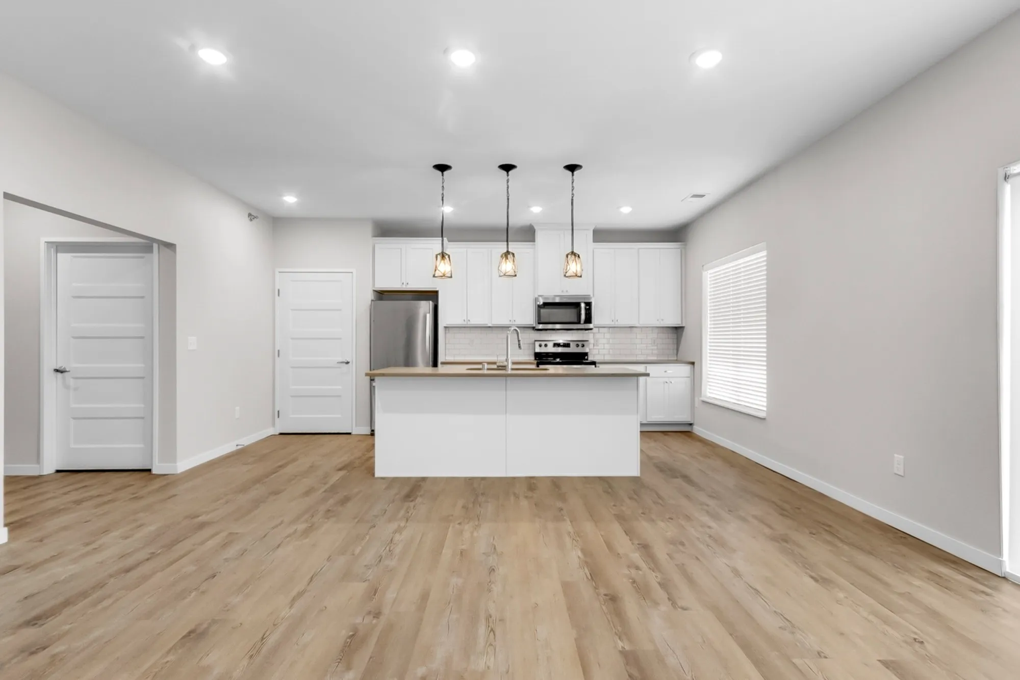 APT | 1BED1.5BATH -D Floor Plan