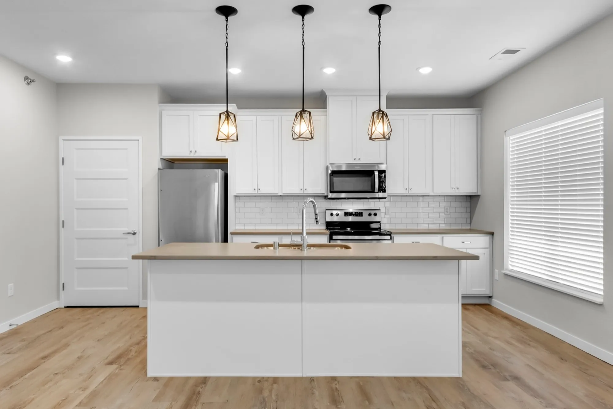 APT | 1BED1.5BATH -D Floor Plan