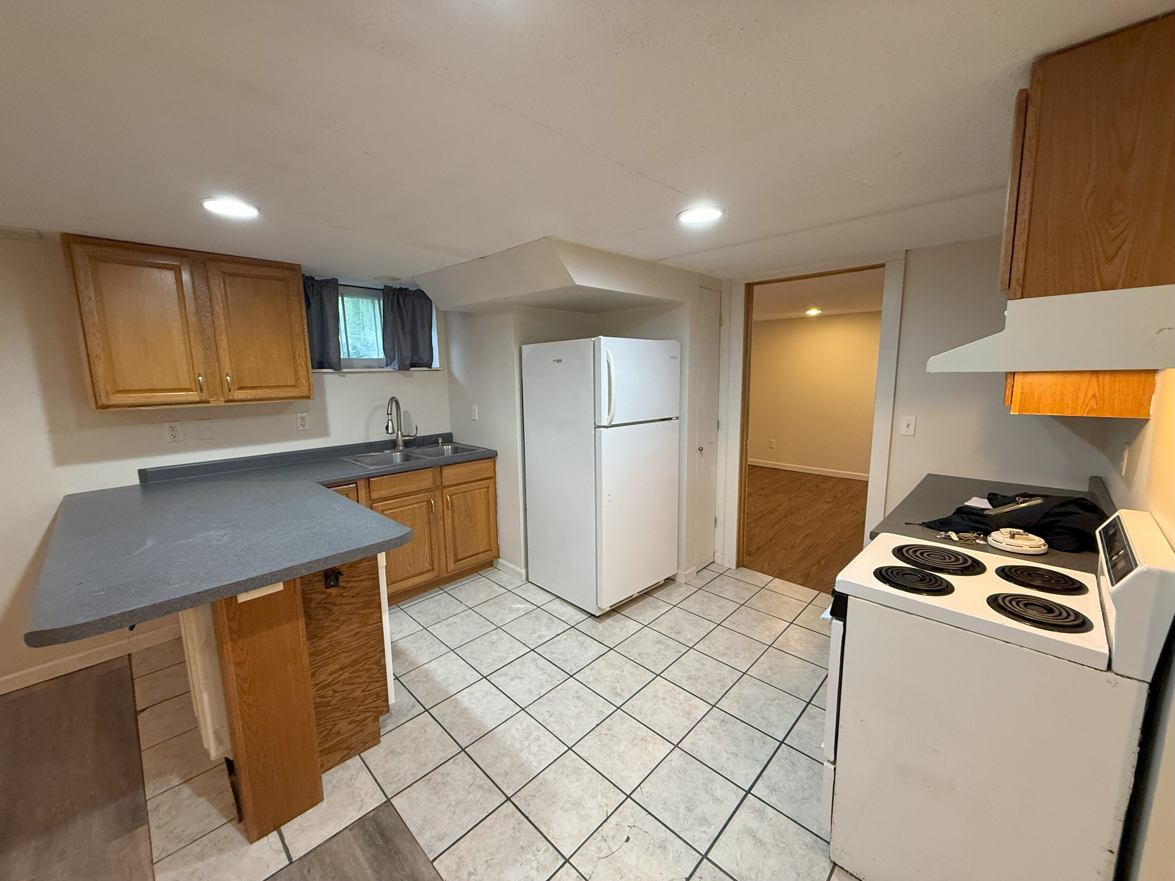Unit C Kitchen 650 Sqft 2Bed1Bath