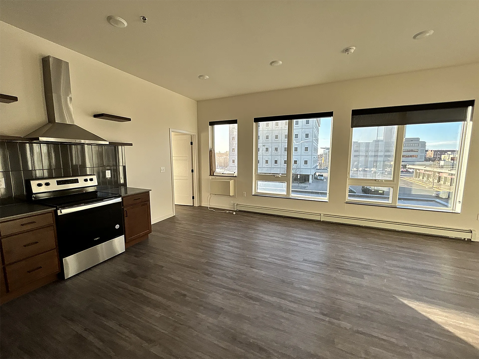 The Arch - Open Kitchen Space