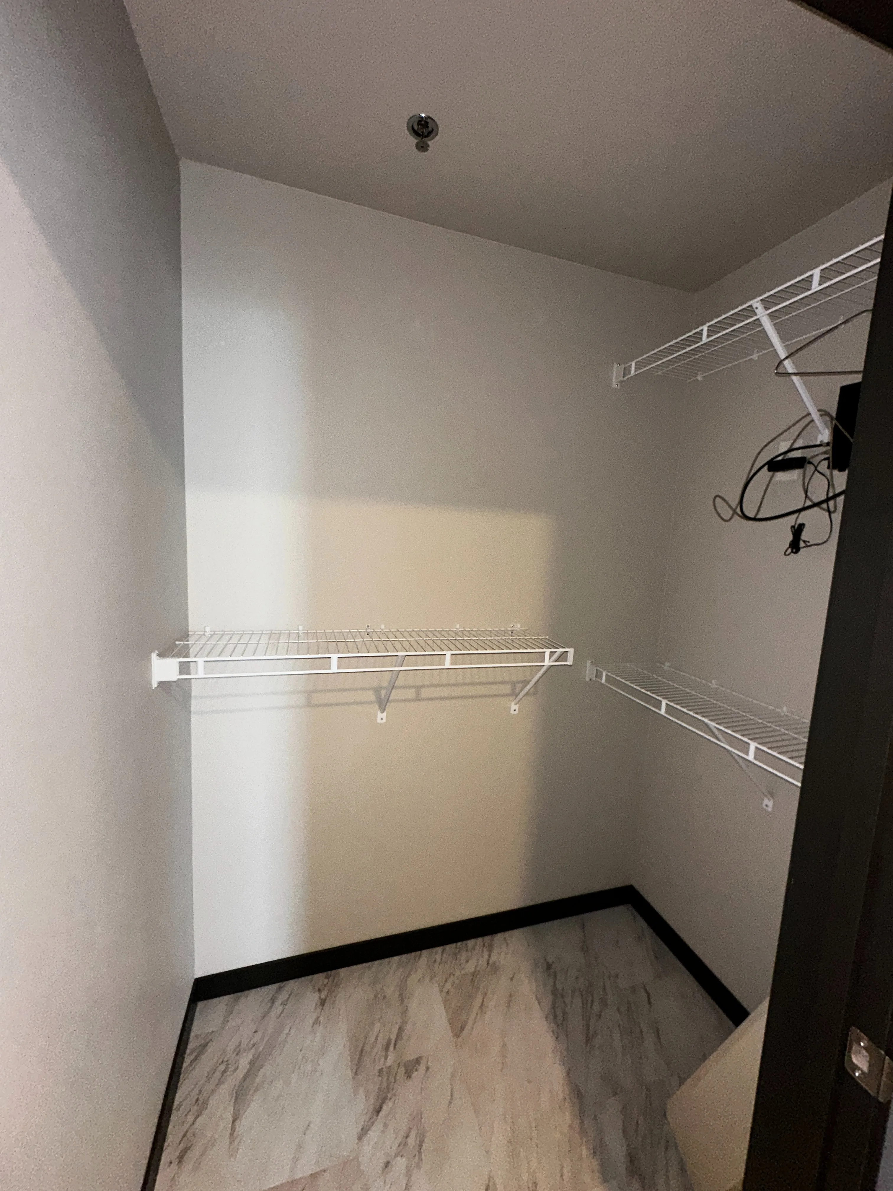 Envy at The Lights - Empty Closet