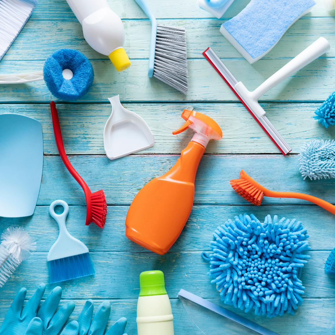 Helpful Ways to Deep-Clean Your Apartment for the New Year-image