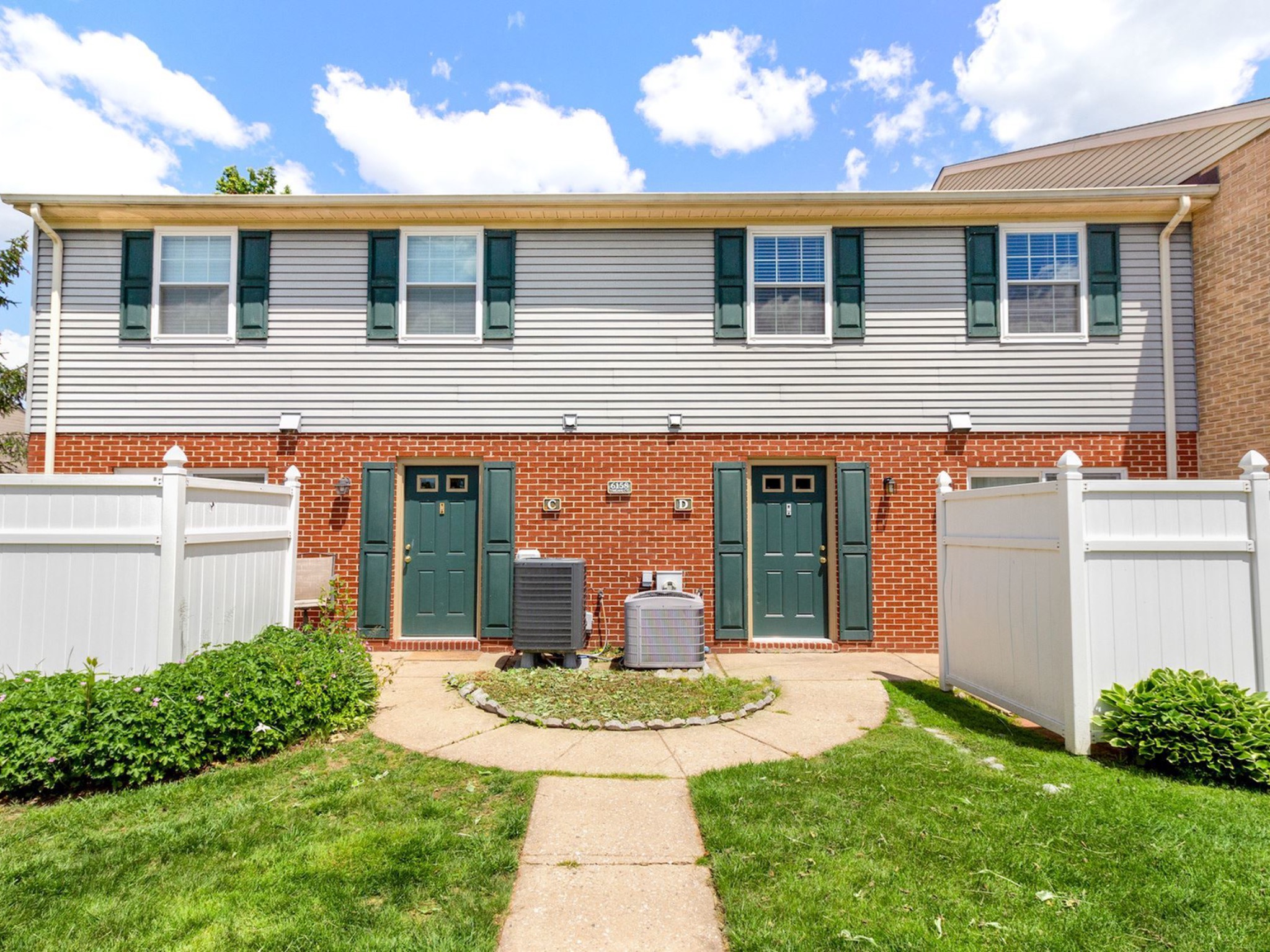 Photos of Rental Townhomes & Apartments at Piney Ridge in Eldersburg, MD