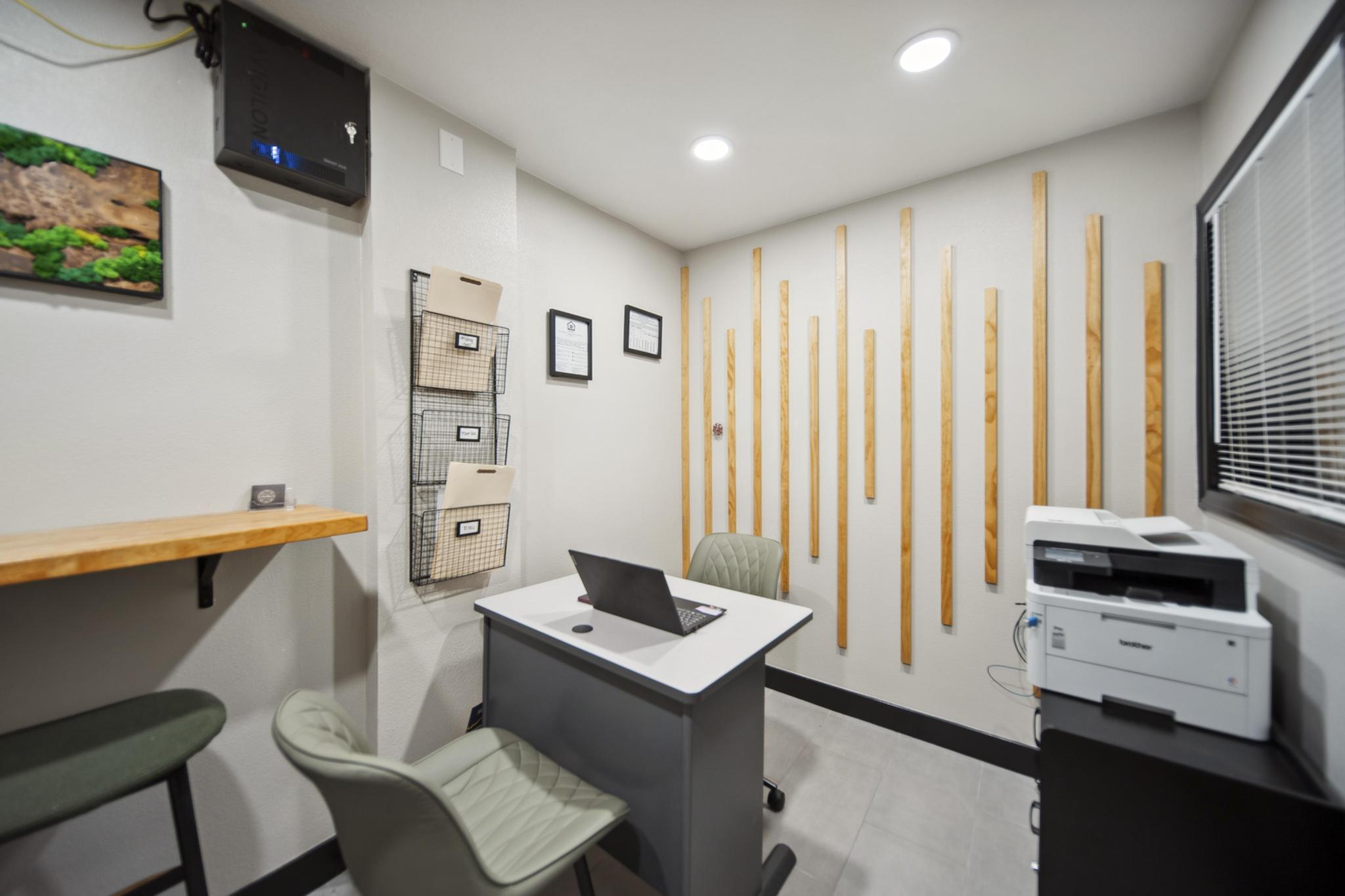 Leasing Office