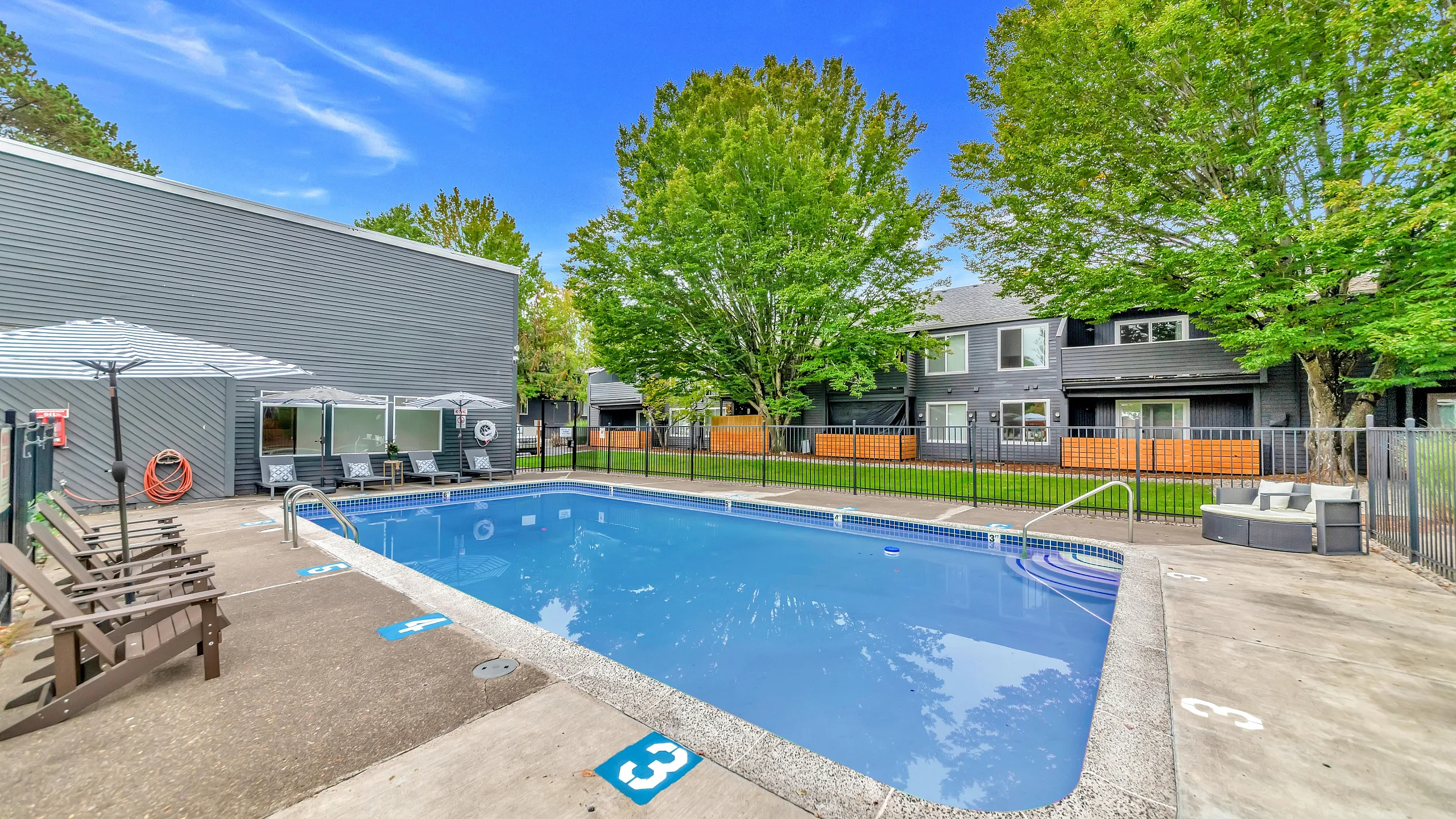 Huntley Pool