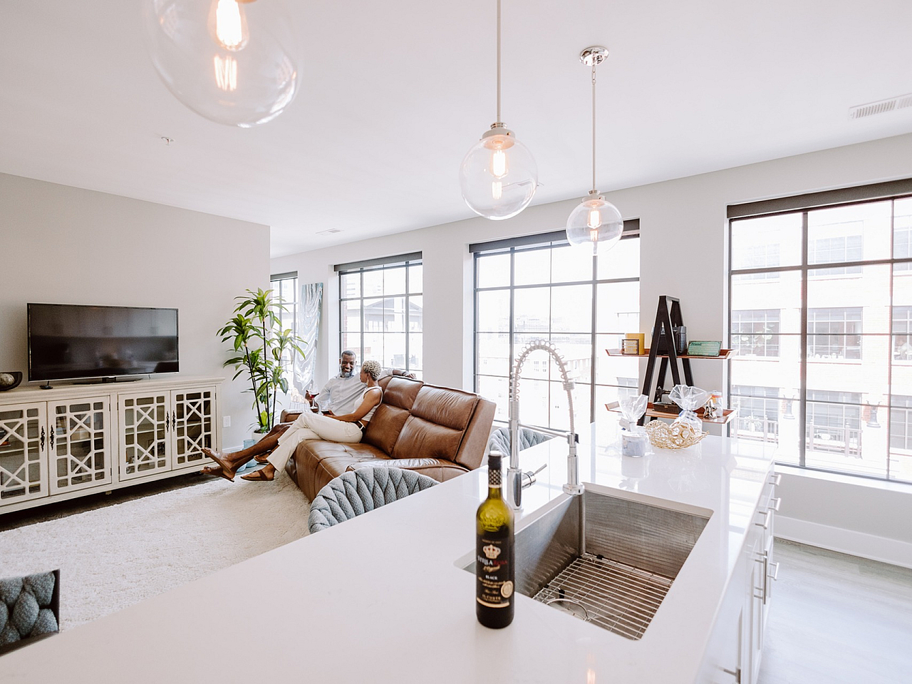 史上一番安い and Studio,1- Explore 2-Bedroom RiverSouth LC at Plans Floor ジャケット・アウター