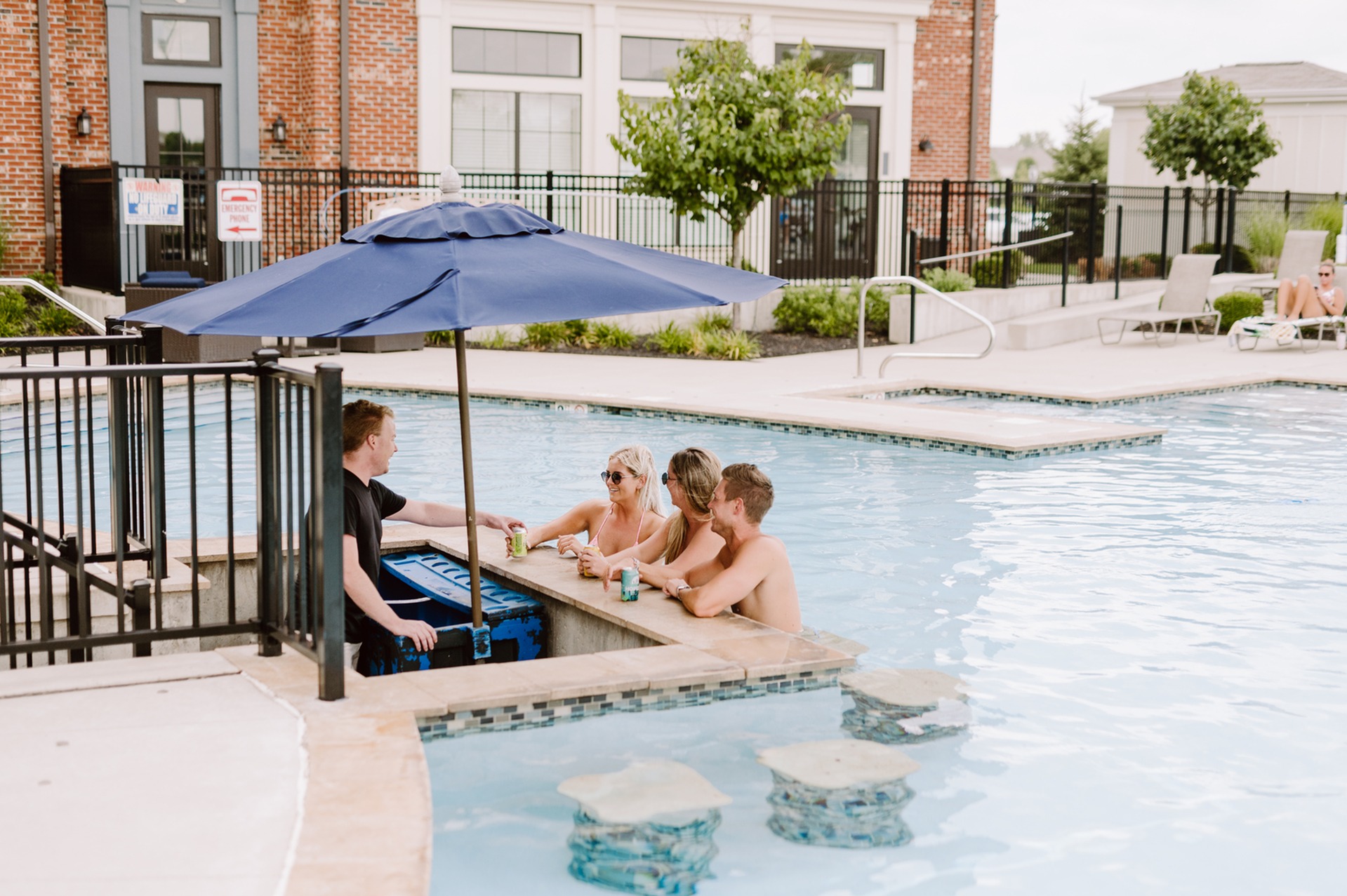 swimming pool at lc new albany apartments