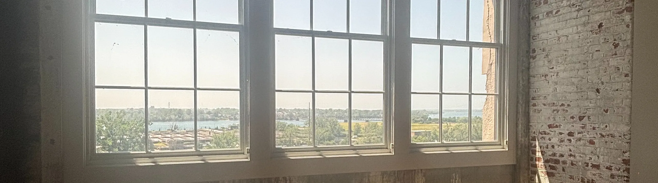Crescendo Loft Apartments - Large Windows