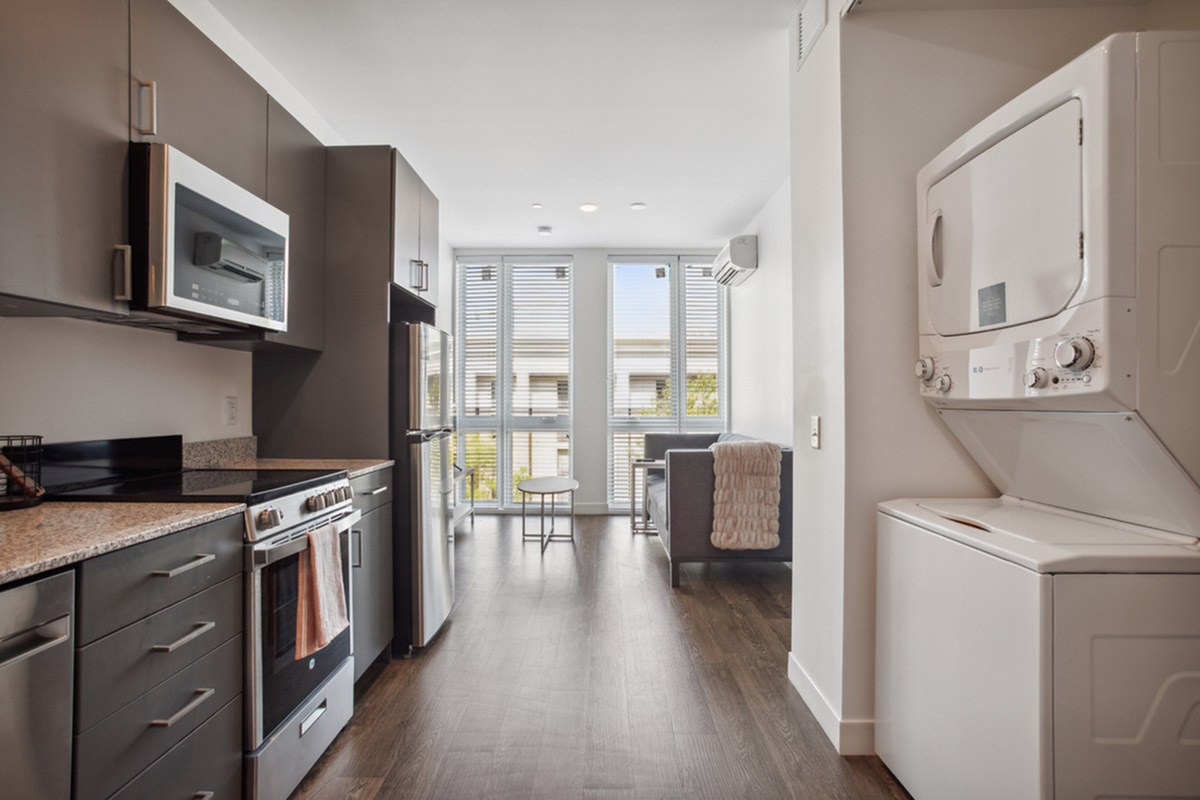 Midtown 2x2 - Kitchen