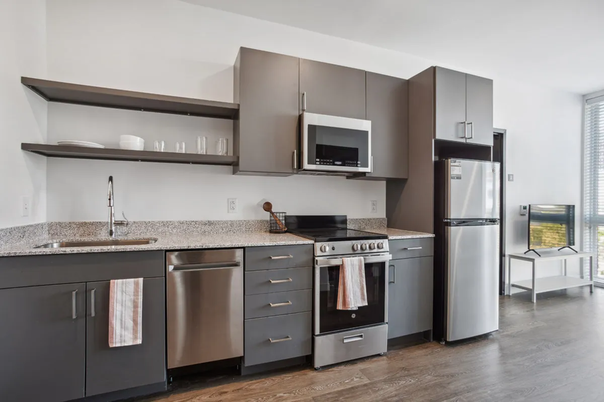 Midtown 2x2 - Kitchen