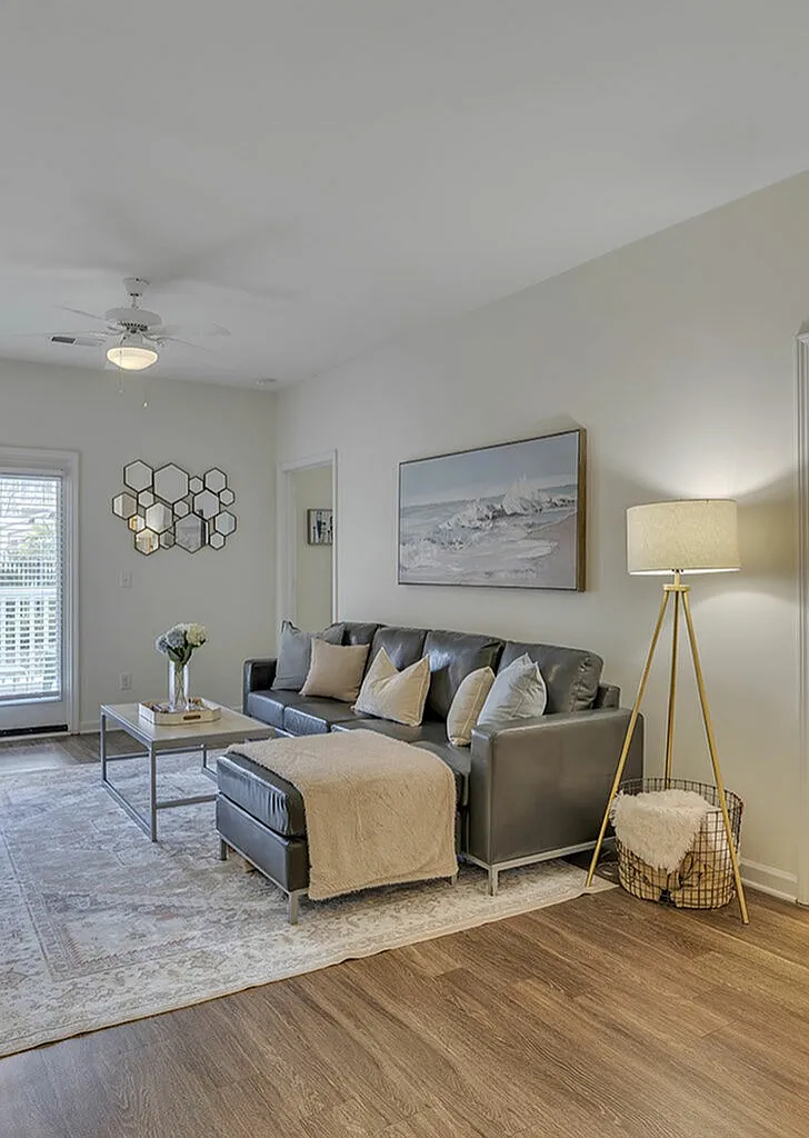 2x2 Living Room
