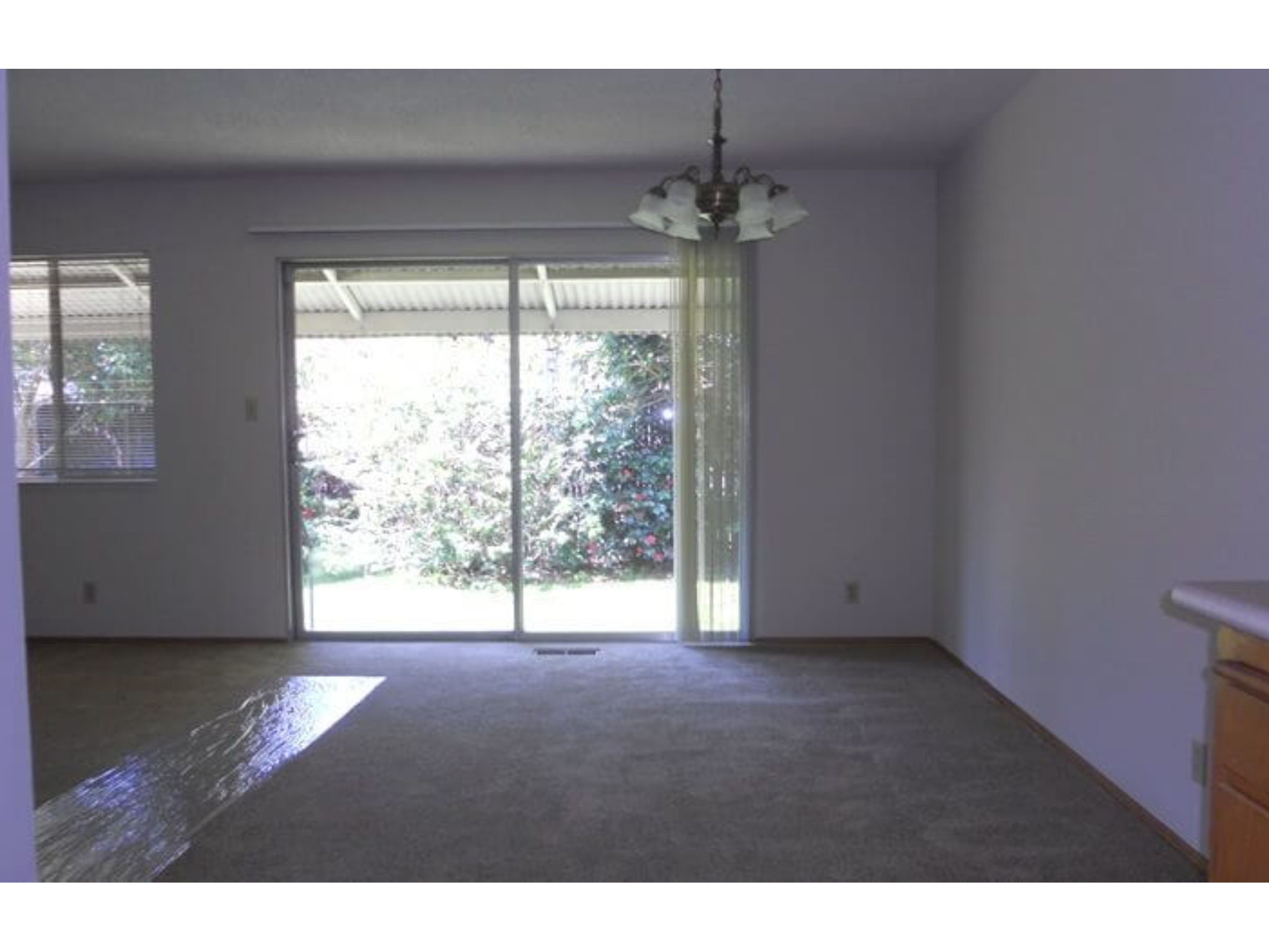 624 Juana - Living Room