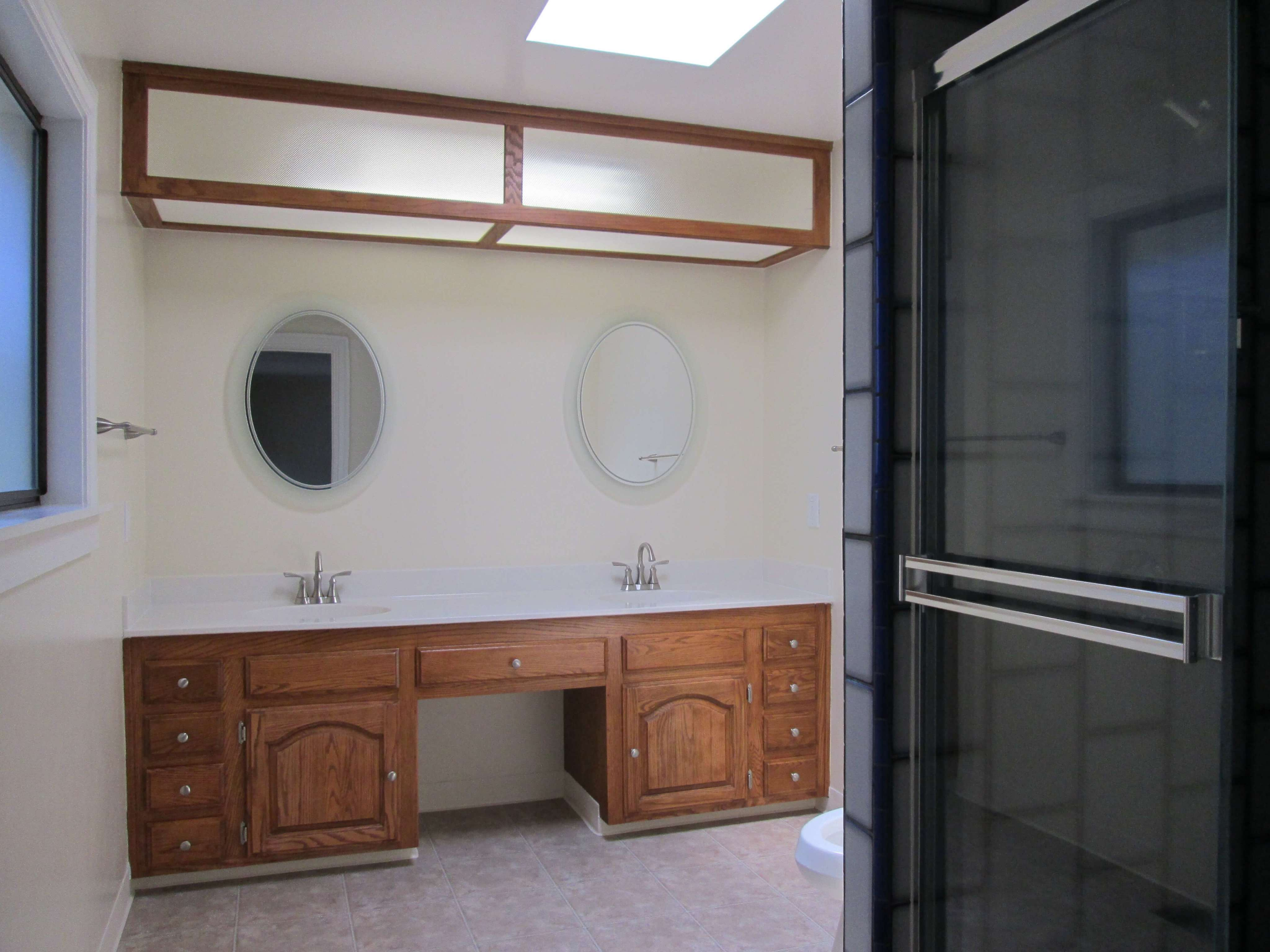 560 Juana - Bathroom