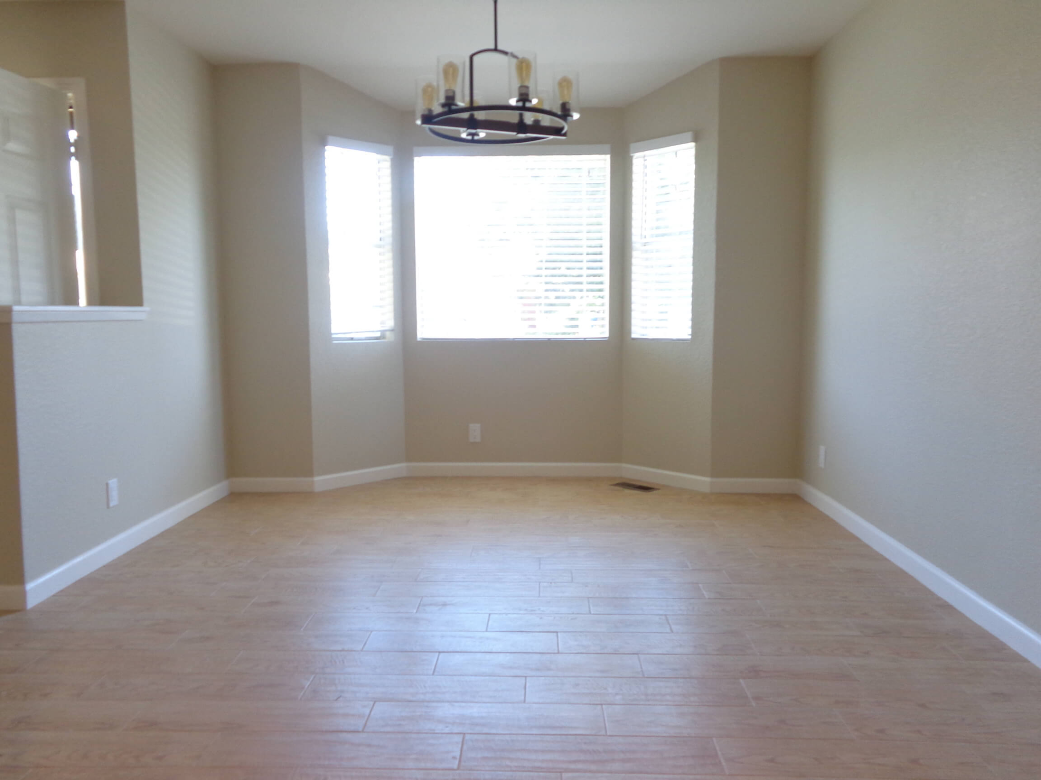 2373 Cherry St. - Dining